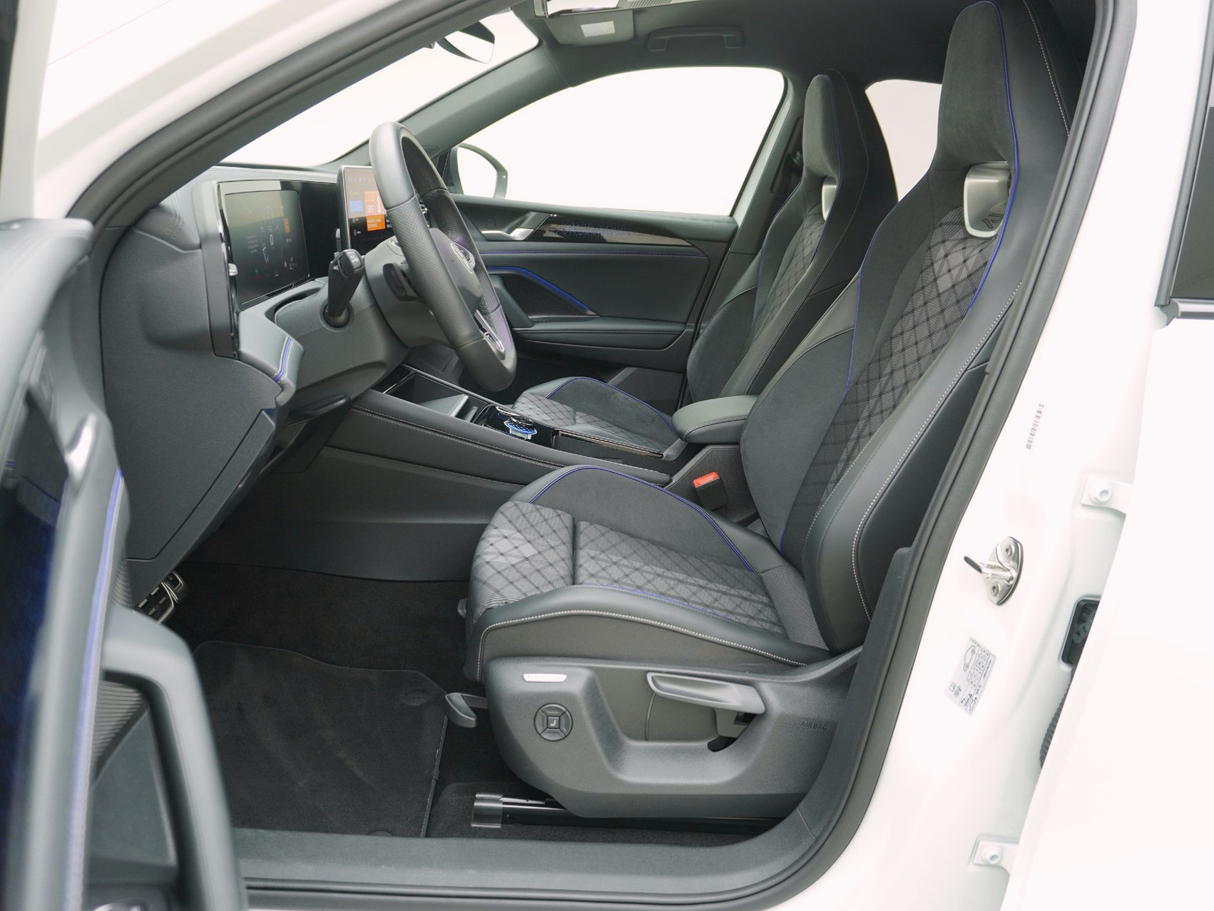 VW Tiguan 2.0 TSI DSG R-Line Black Style 4Motion (2025)