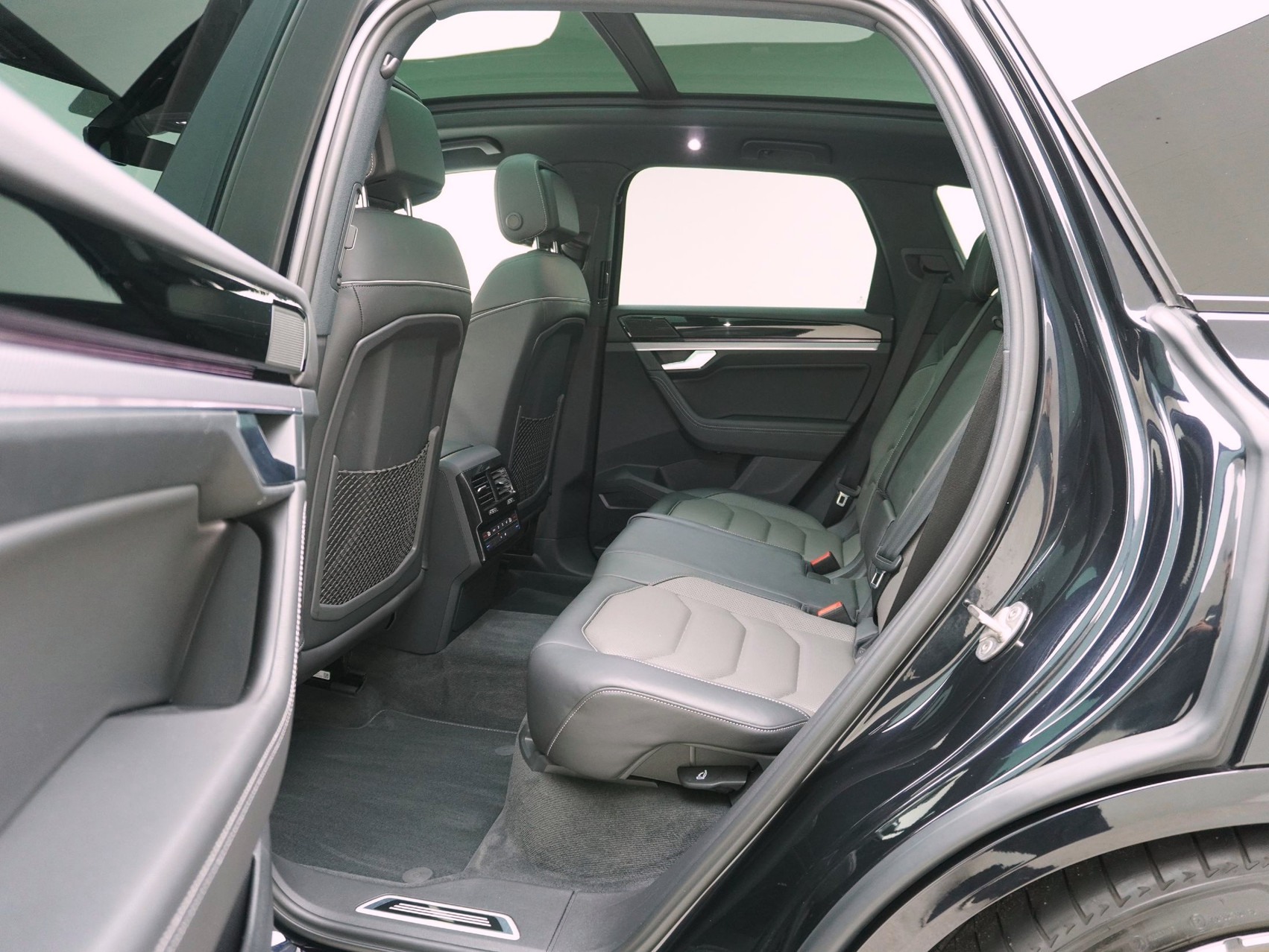 VW Touareg 3.0 V6 TDI R-Line Black Style 4Motion