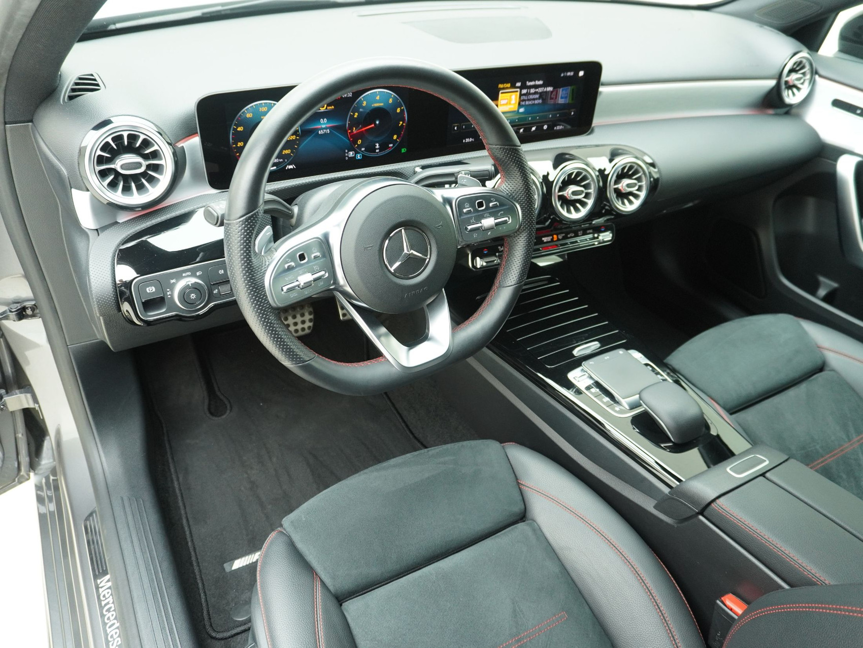 MERCEDES-BENZ A-Klasse A 200 AMG Line **MSI bis 2028**