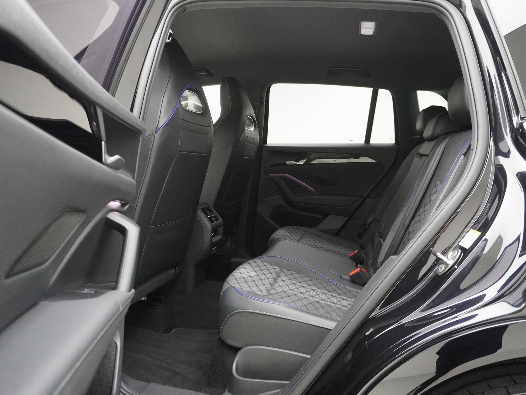 VW Tiguan 2.0 TSI DSG R-Line Black Style 4Motion (2025)