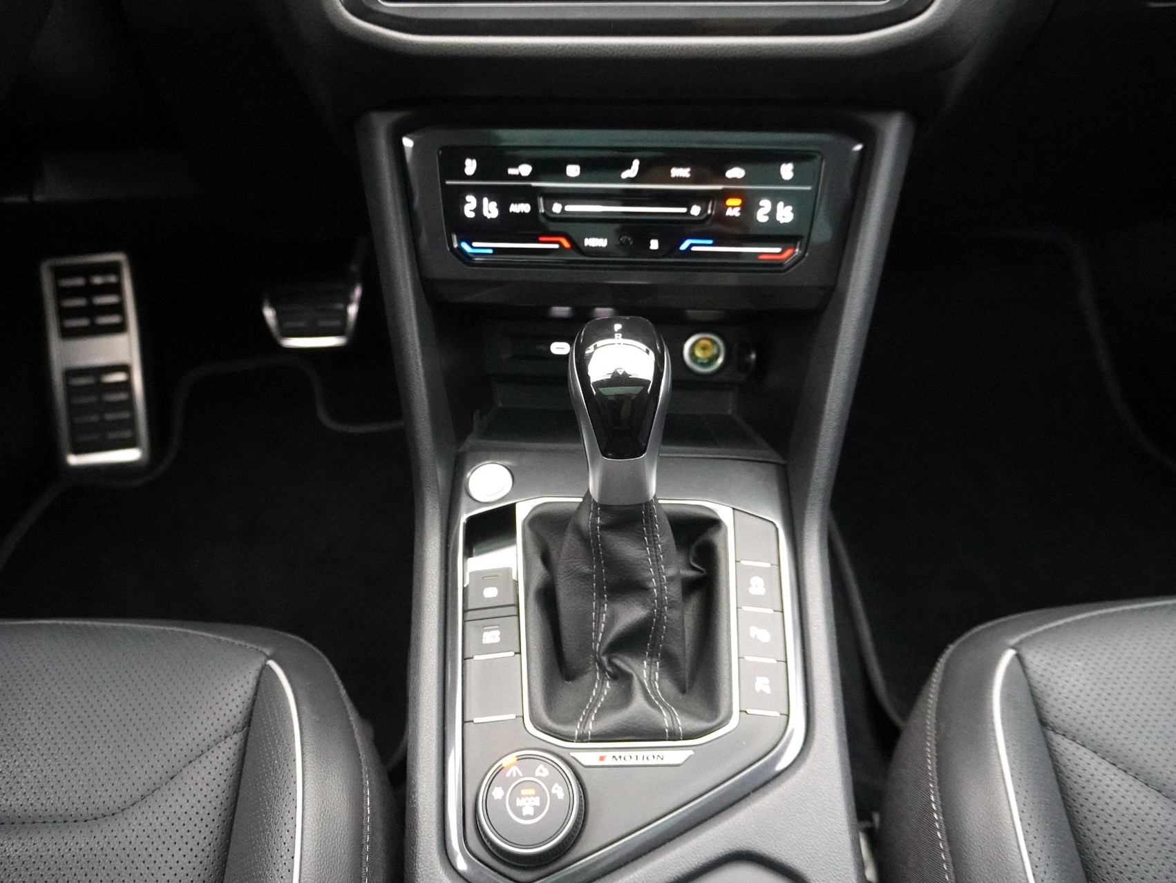 VW Tiguan Allspace 2.0 TSI DSG R-Line Black Style 4Motion **Ledersitze mit Memory**