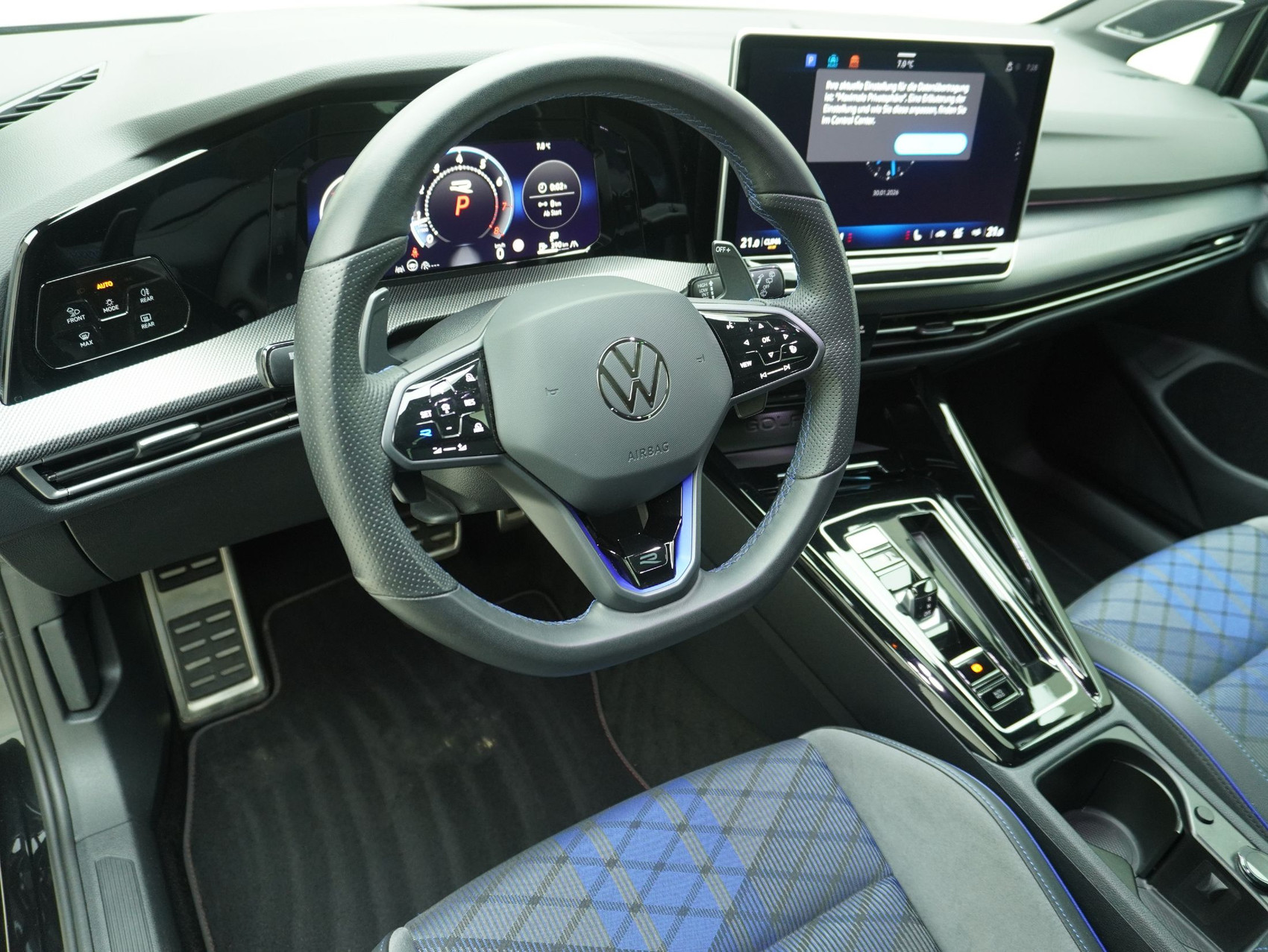 VW Golf 8.5 2.0 TSI DSG R Black Edition 4Motion (2025)