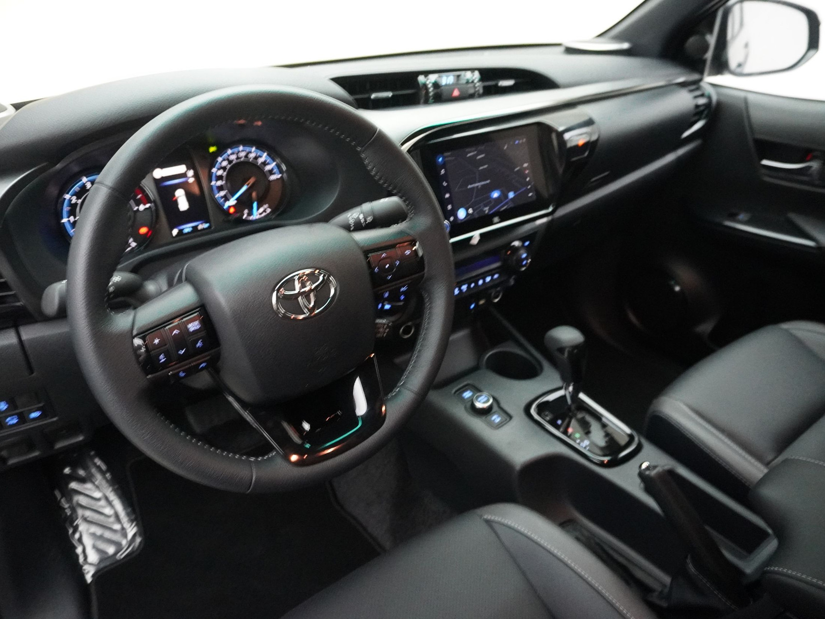 TOYOTA Hilux Double Cab.-Pick-up 2.8 D-4D 204 Invincible MHEV