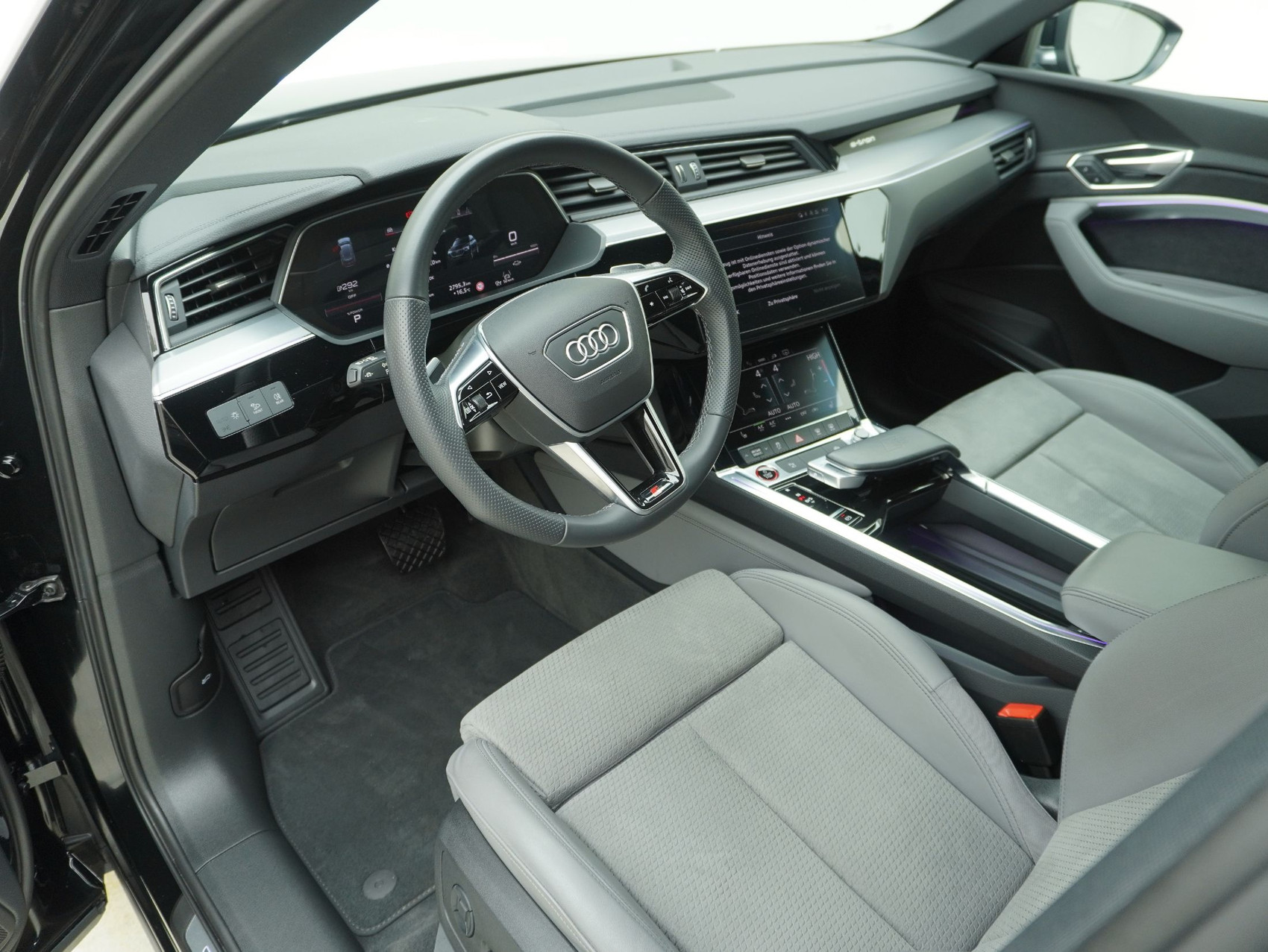 AUDI e-tron S quattro