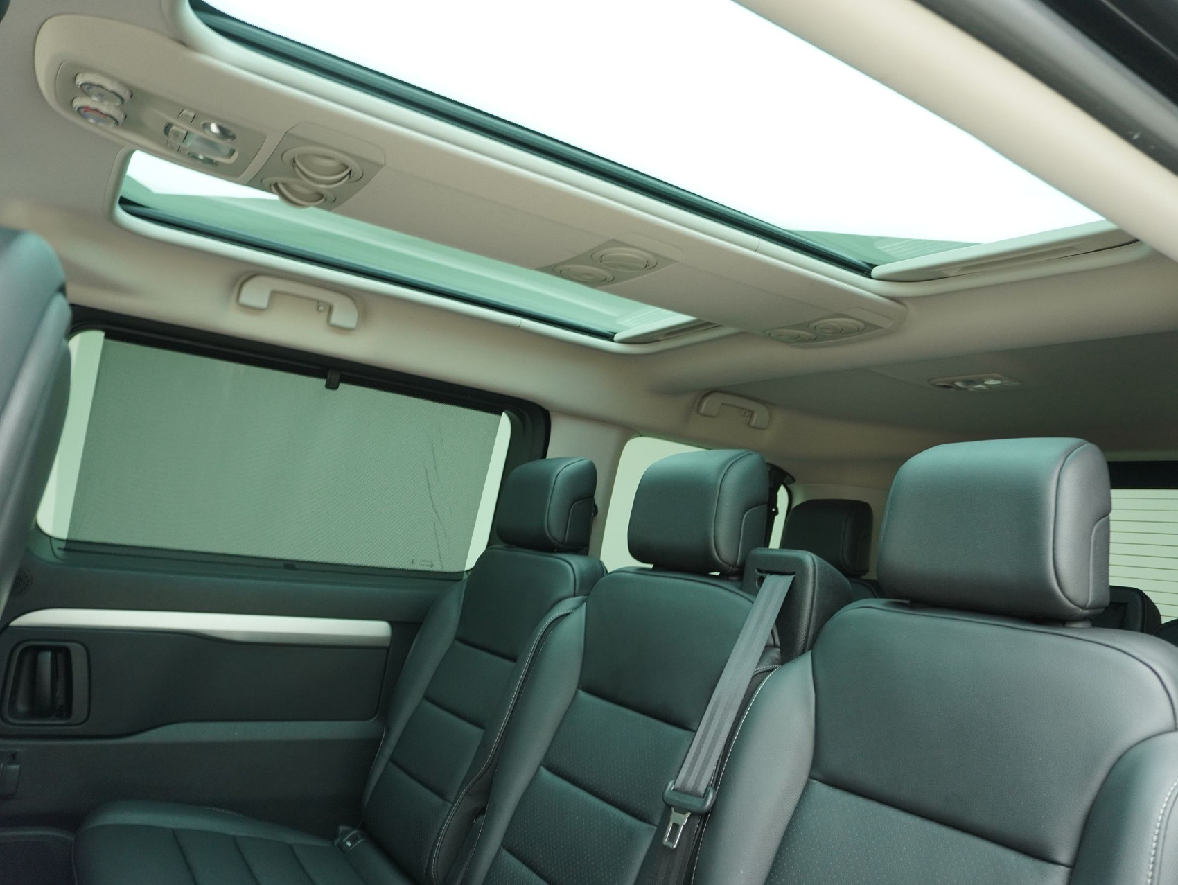 PEUGEOT Traveller Standard 2.0 BlueHDi Allure