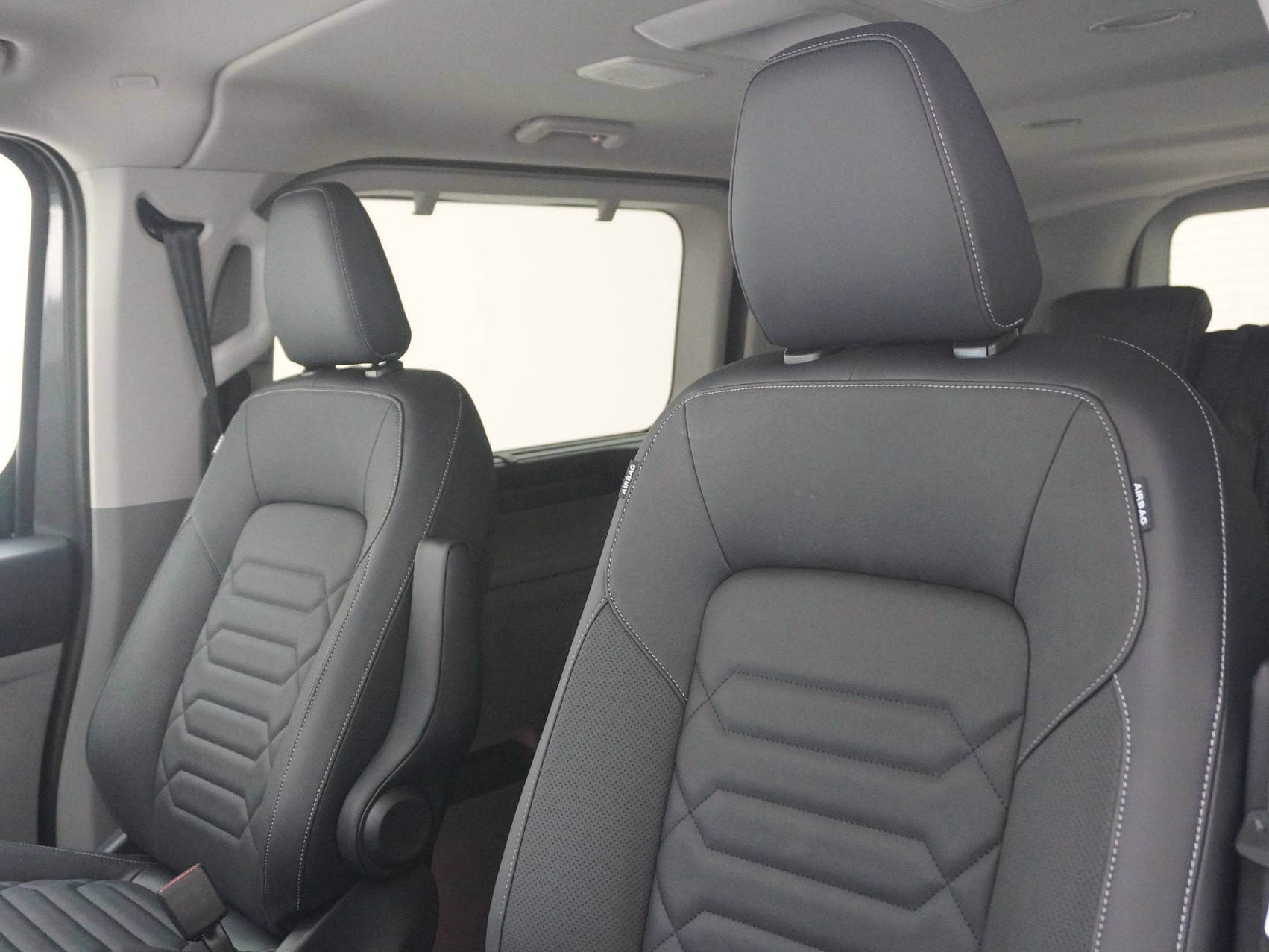 FORD Tourneo Custom L2 2.5 Plug-in-Hybrid Titanium X