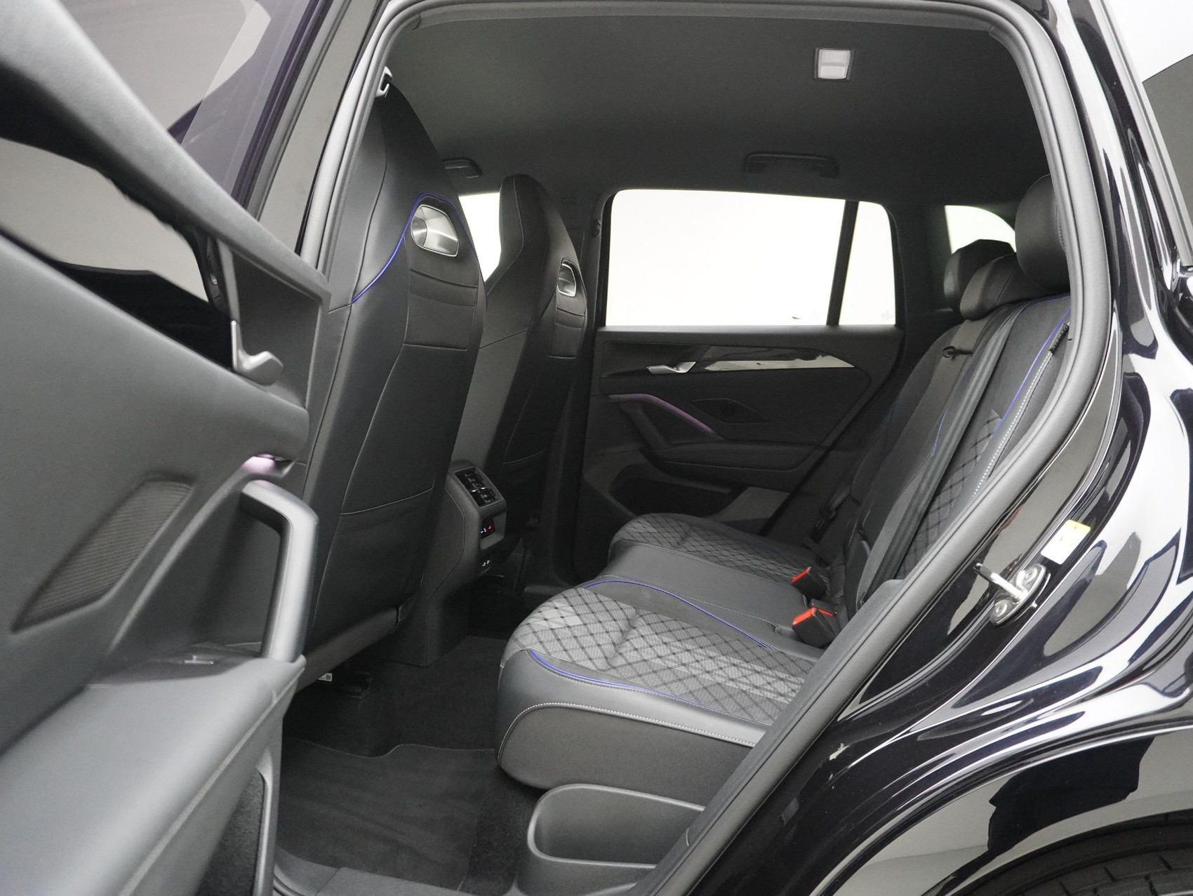 VW Tiguan 2.0 TSI DSG R-Line Black Style 4Motion (2025)