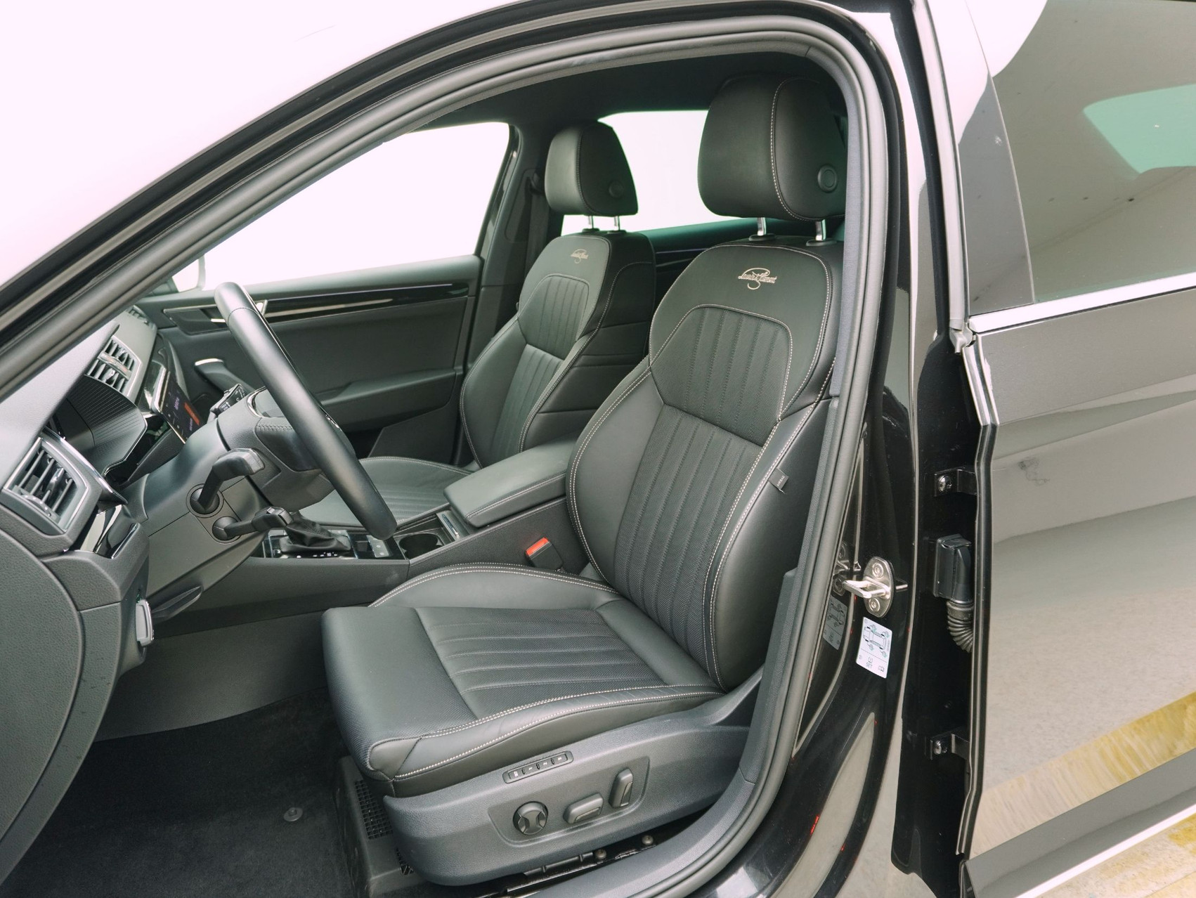 SKODA Superb Combi 2.0 TSI DSG L&K 4×4