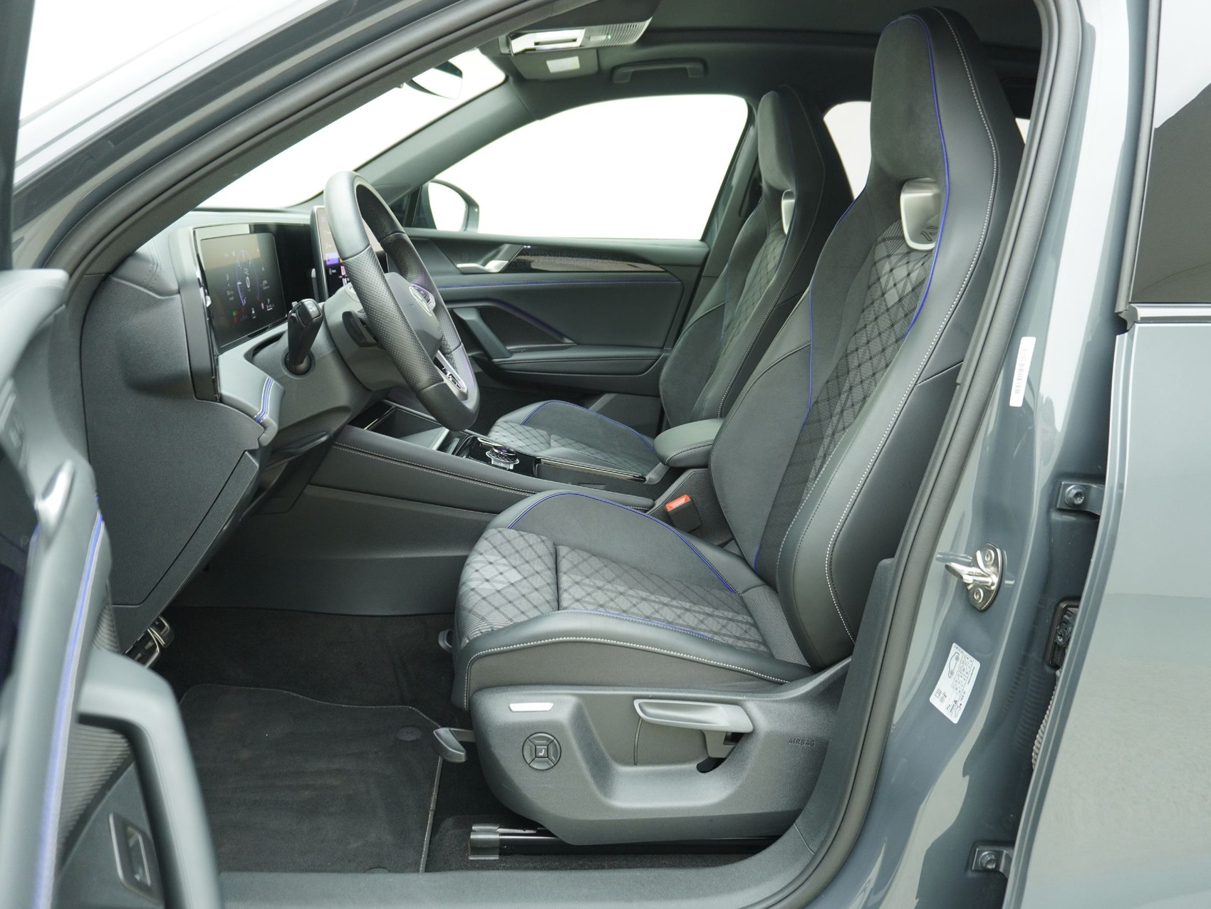 VW Tiguan 2.0 TDI DSG R-Line Black Style 4Motion (2025)