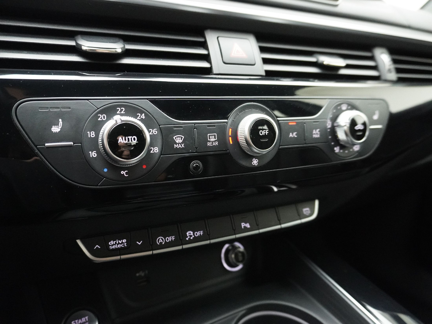 AUDI A4 Avant 50 TDI S line quattro T-Tronic