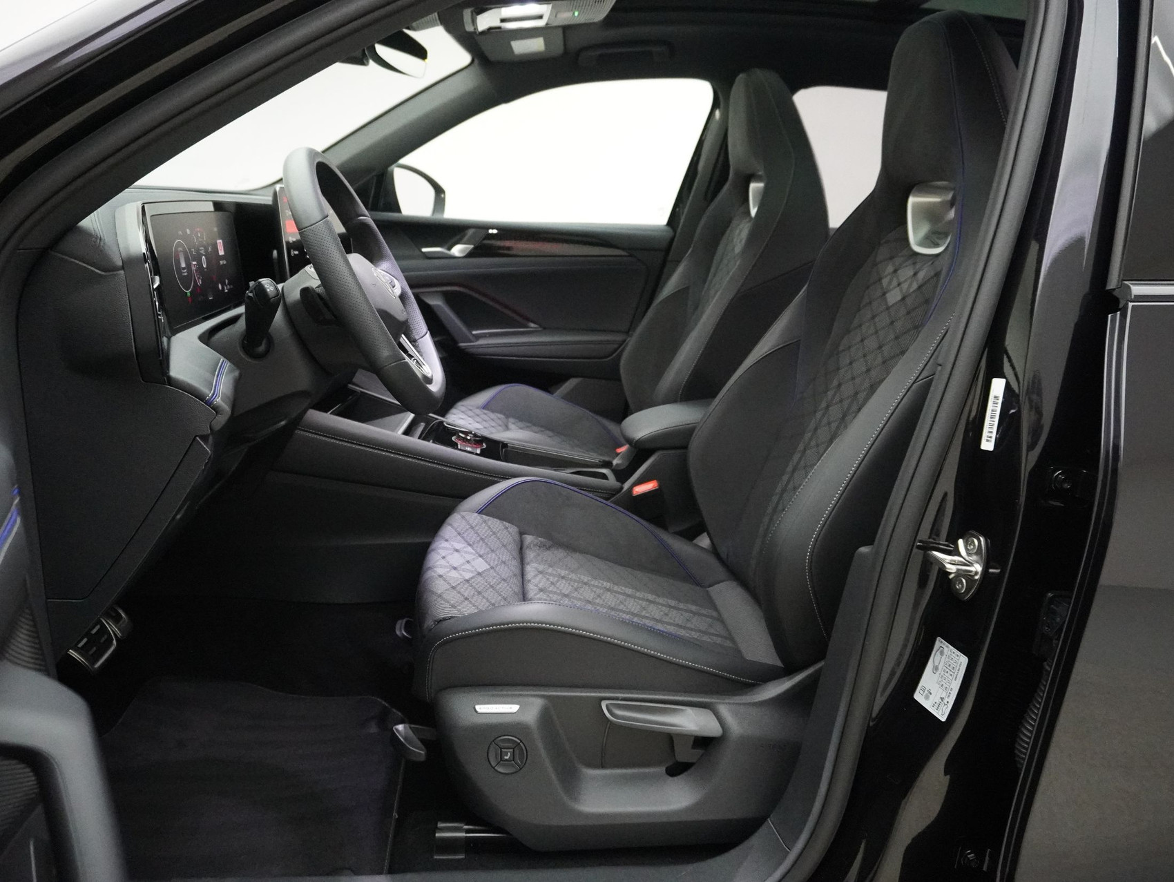 VW Tiguan 2.0 TSI DSG R-Line Black Style 4Motion (2025)