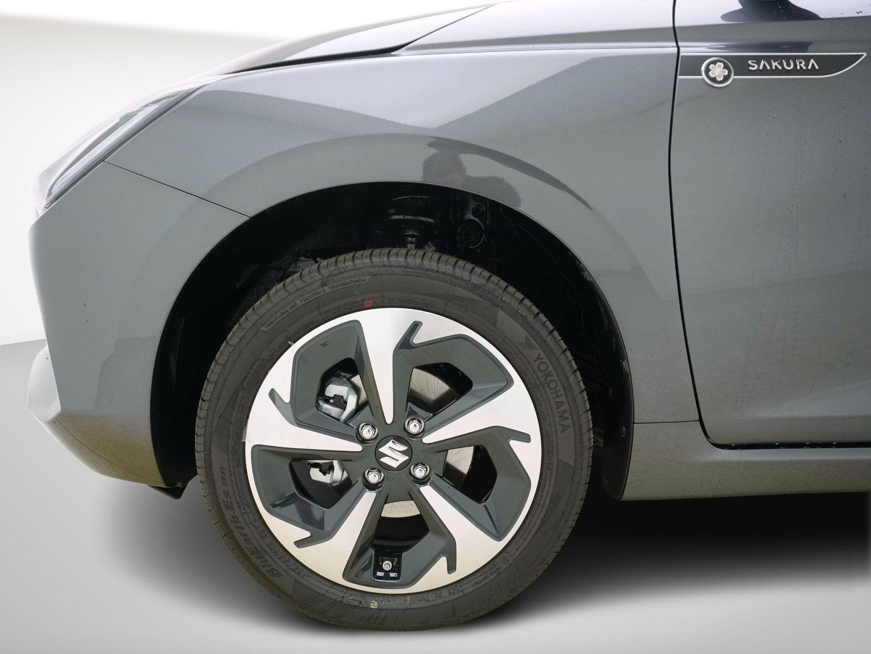 SUZUKI Swift 1.2 Sakura Top Hybrid 4×4