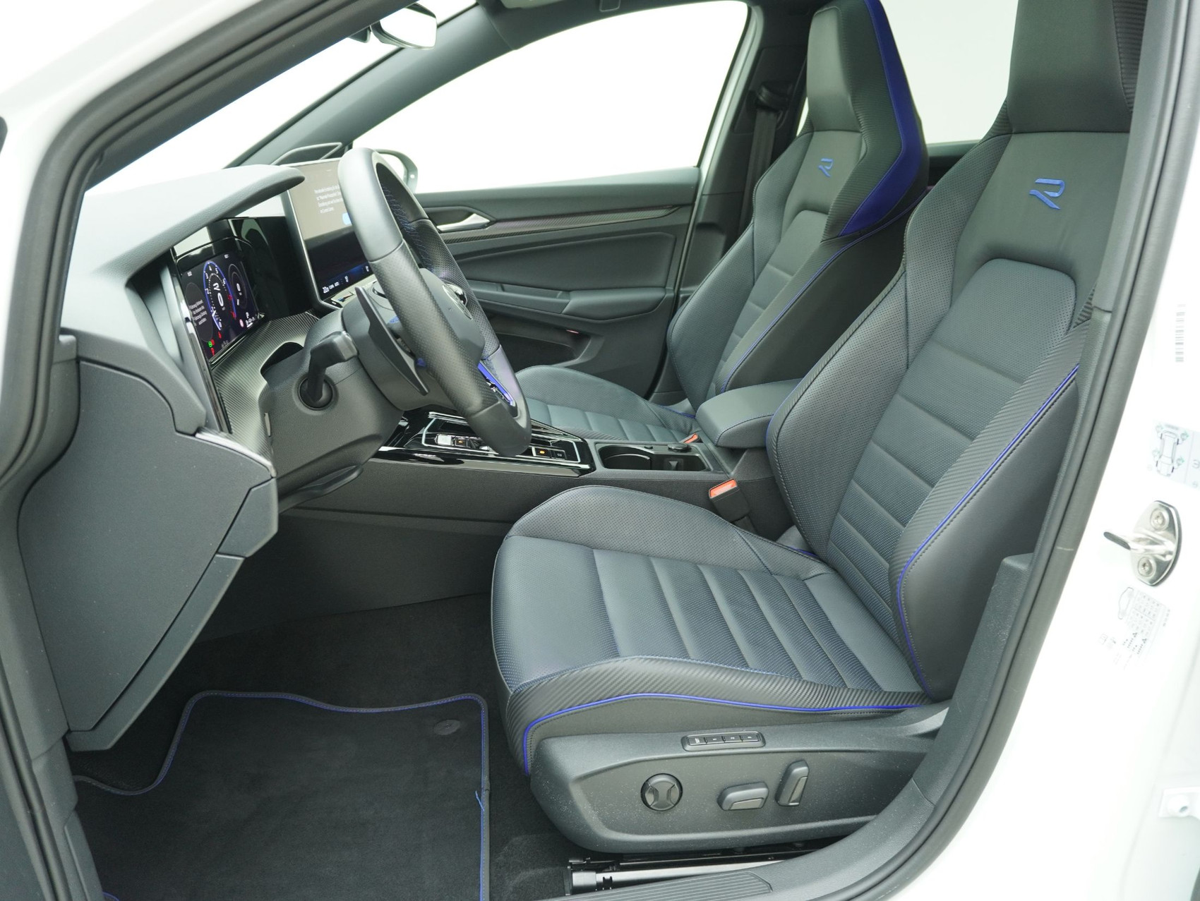 VW Golf 8.5 2.0 TSI DSG R Black Edition 4Motion (2025)