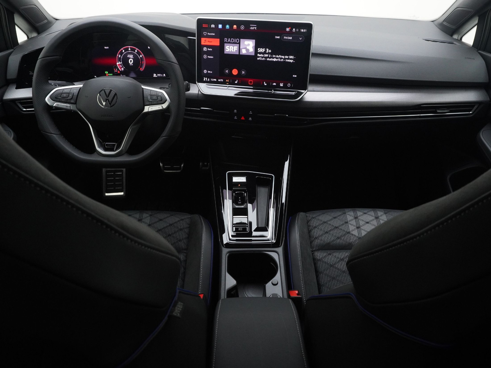 VW Golf VIII 1.5 eTSI R-Line DSG