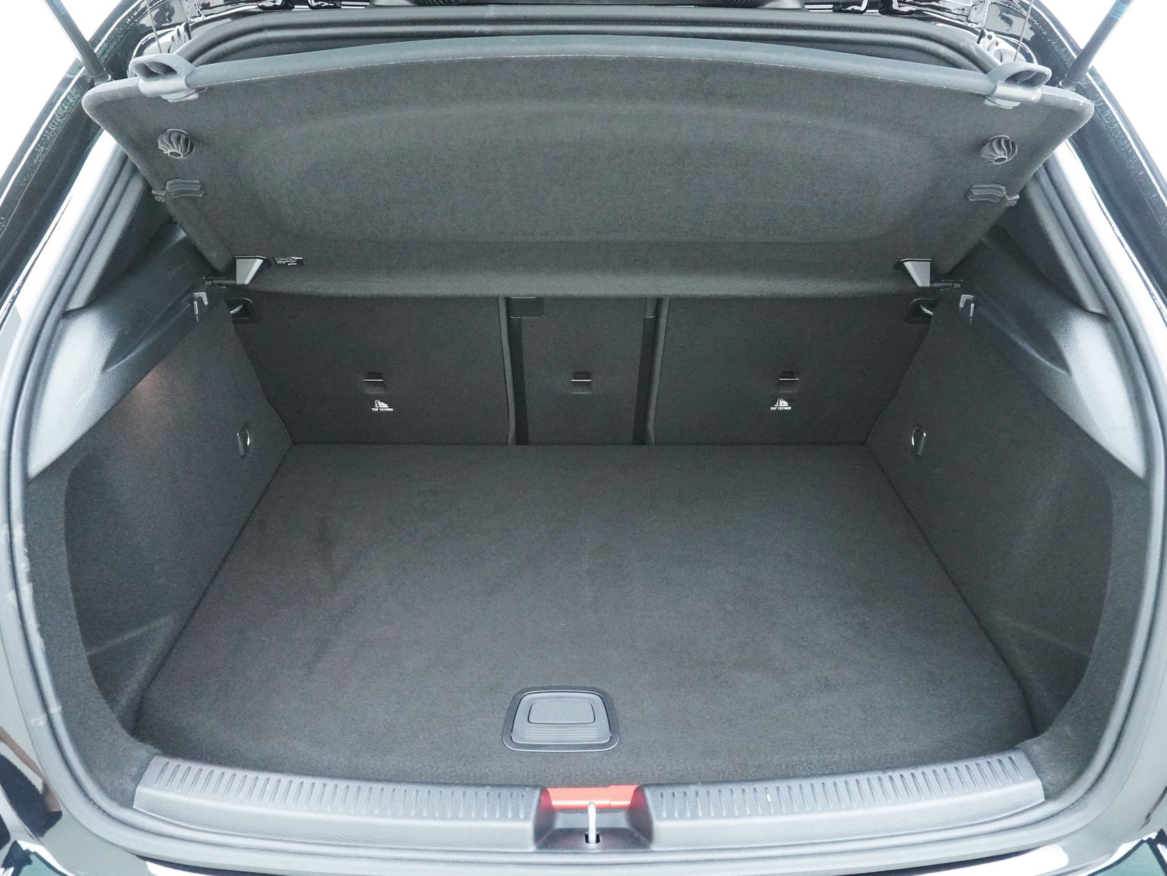 MERCEDES-BENZ A-Klasse A 250 e AMG Line