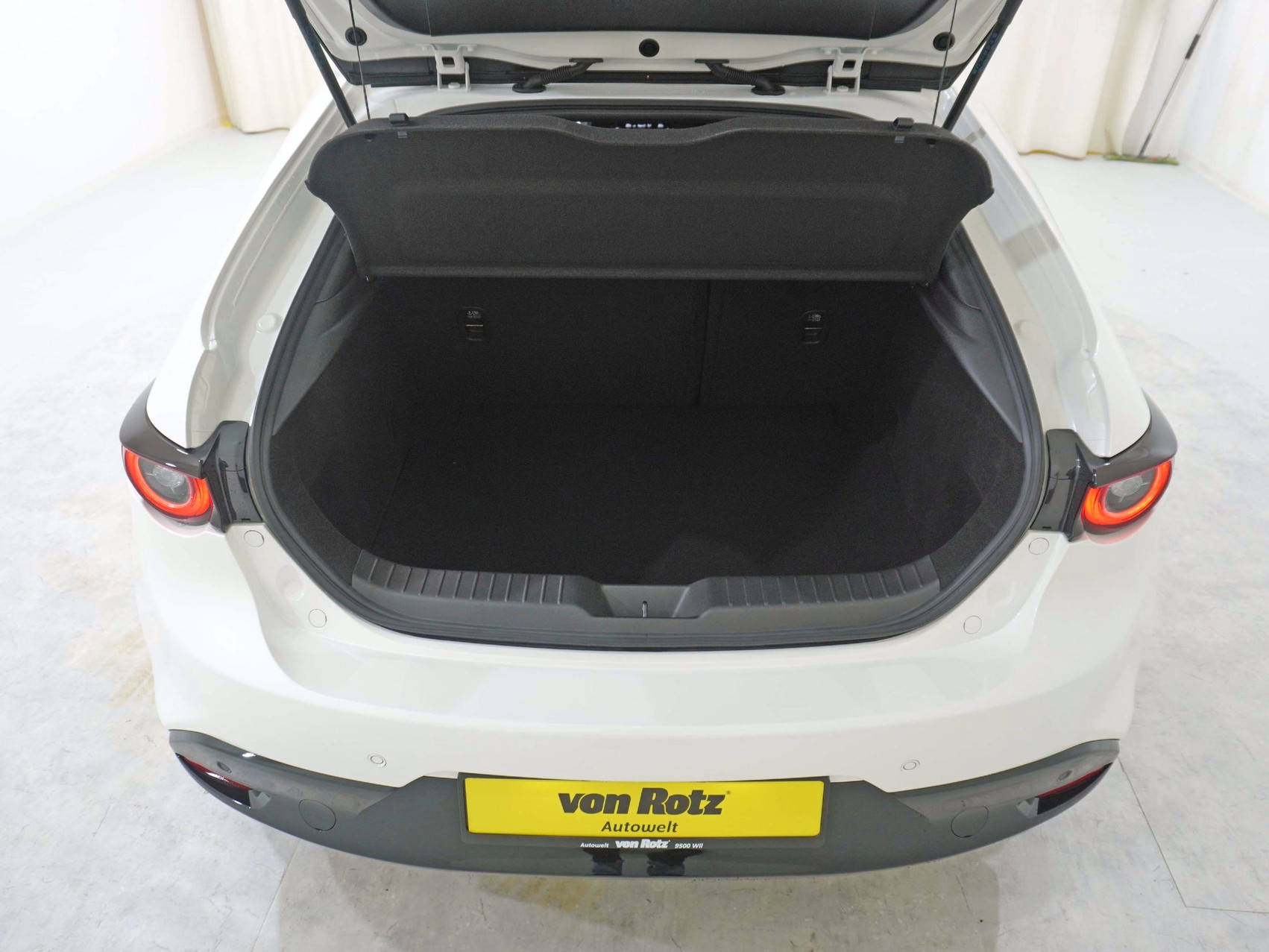 MAZDA 3 Hatchback 2.0 186 Homura