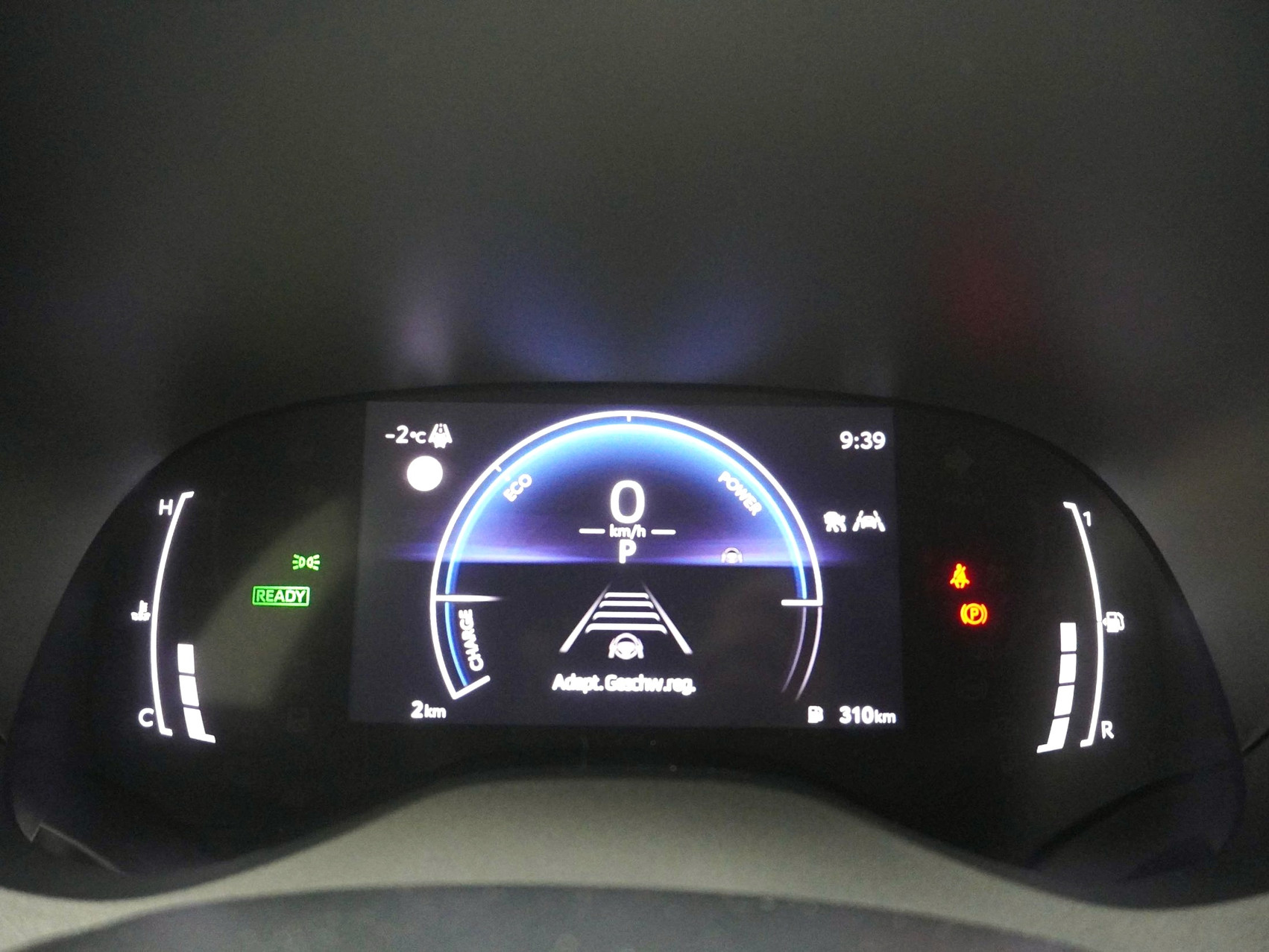 TOYOTA Yaris Cross 1.5 HSD Trend AWD-i ** 4×4 **