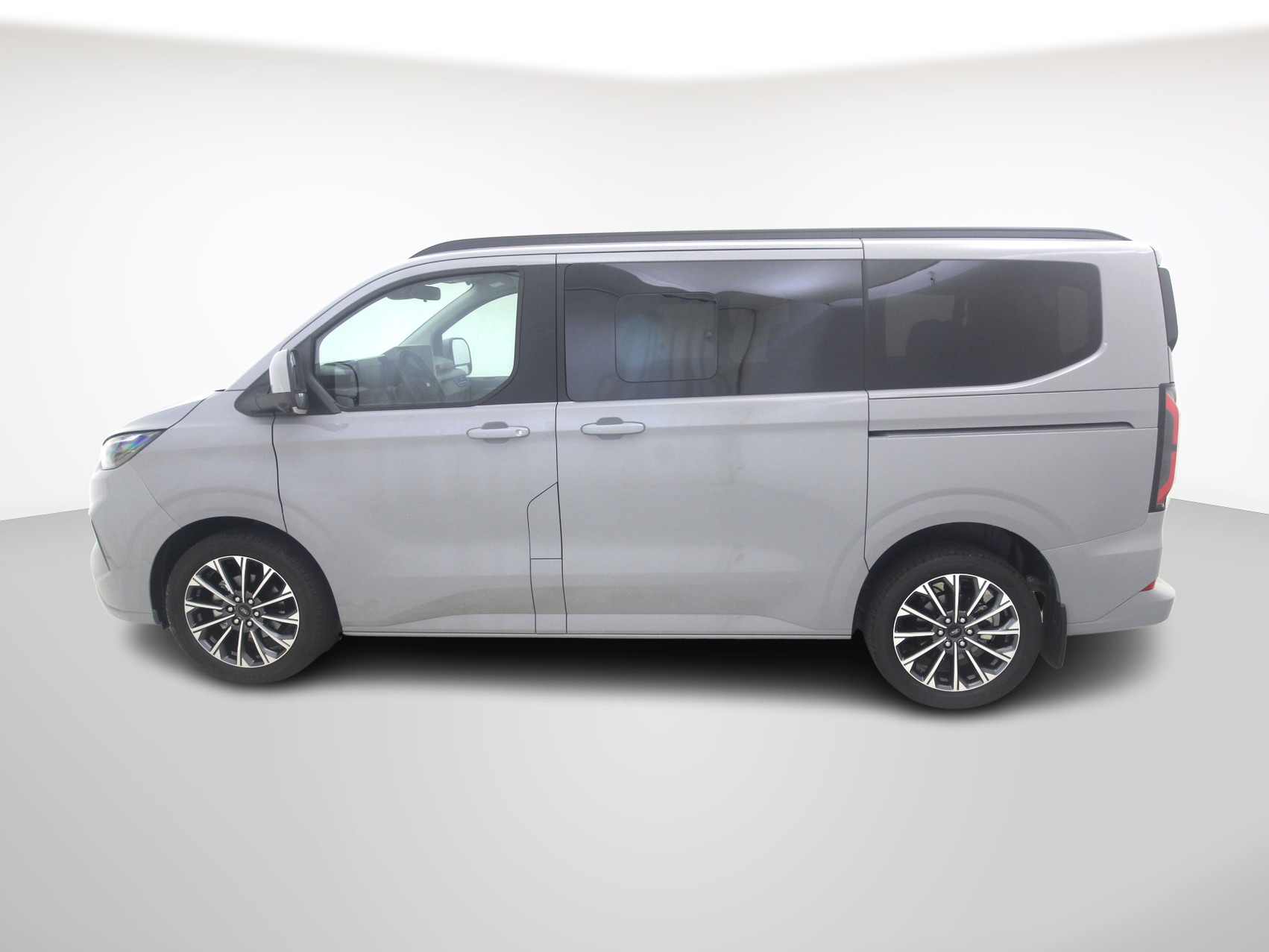 FORD Tourneo Custom 320 L1 2.0 TDCI Titanium X