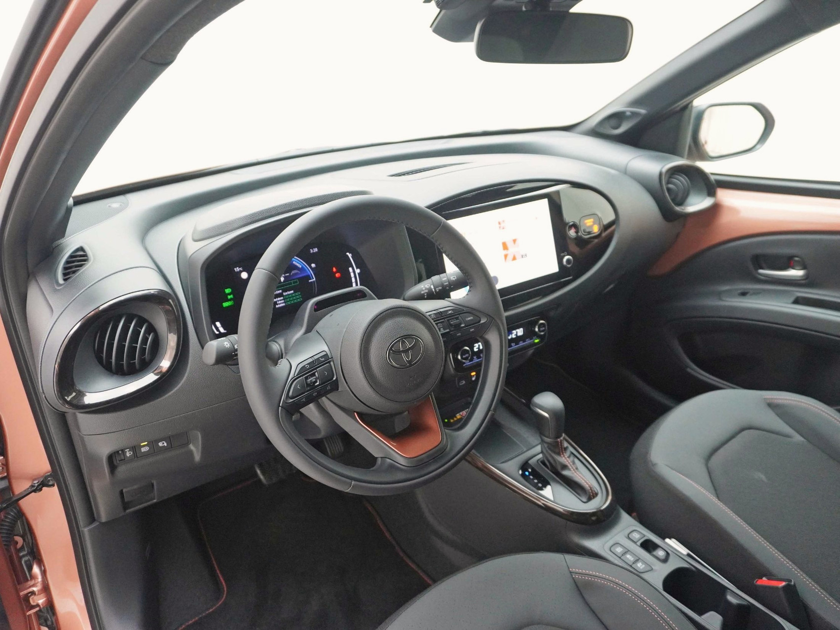 TOYOTA Aygo X 1.5 VVT-i HSD Style ** Faltdach — also oben ohne **