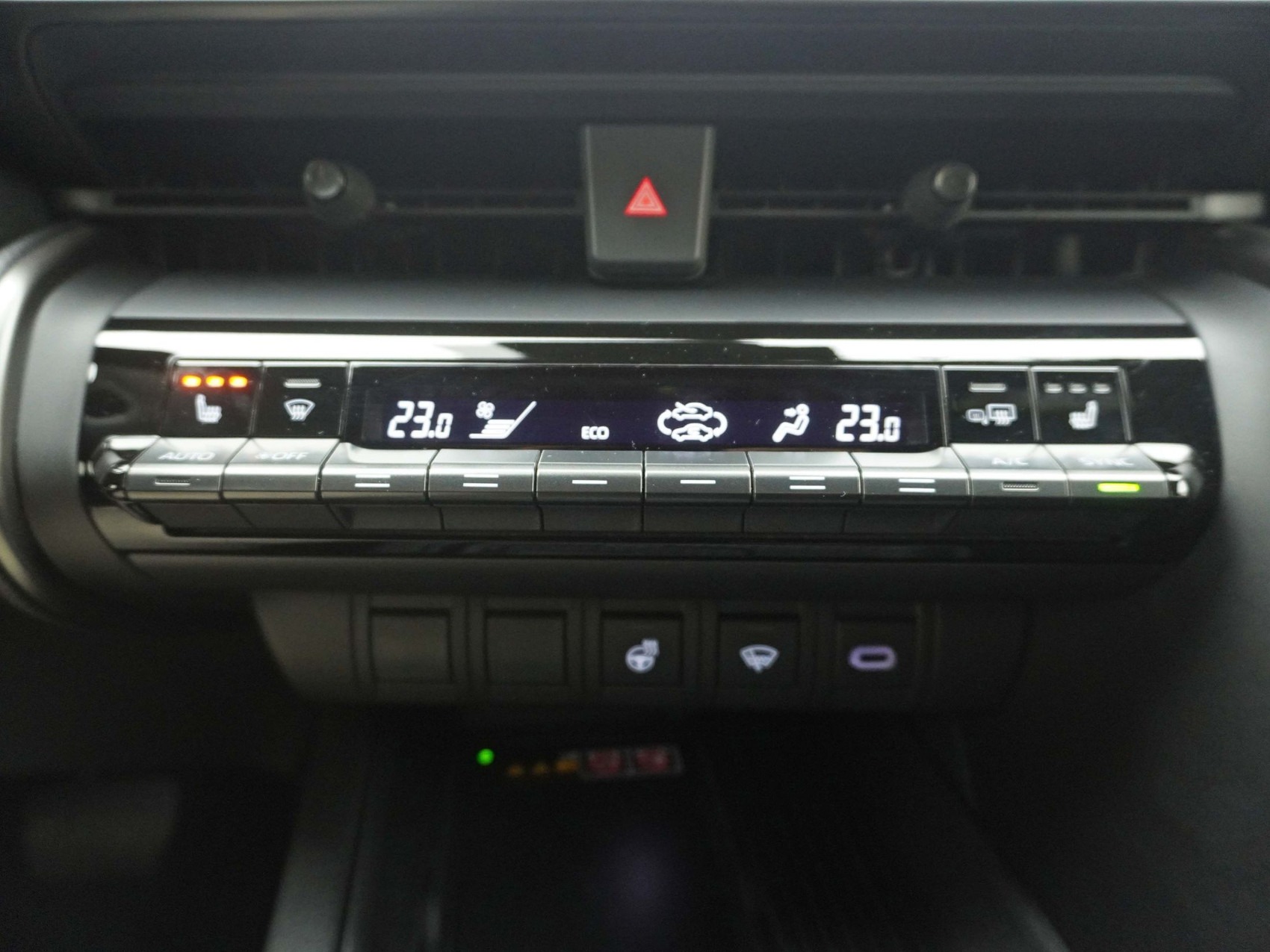 TOYOTA C-HR 2.0 PHEV Swiss Edition ** inkl. W-Räder Alu **