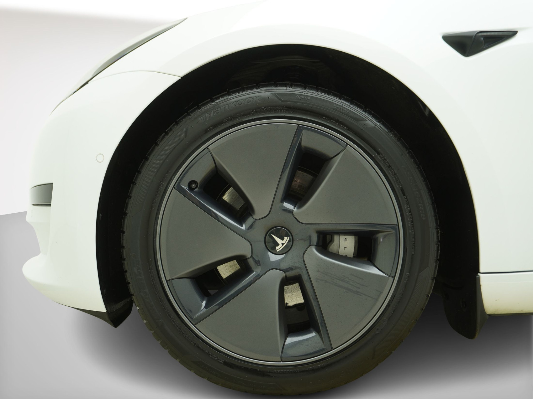 TESLA Model 3 Standart Range Plus RWD