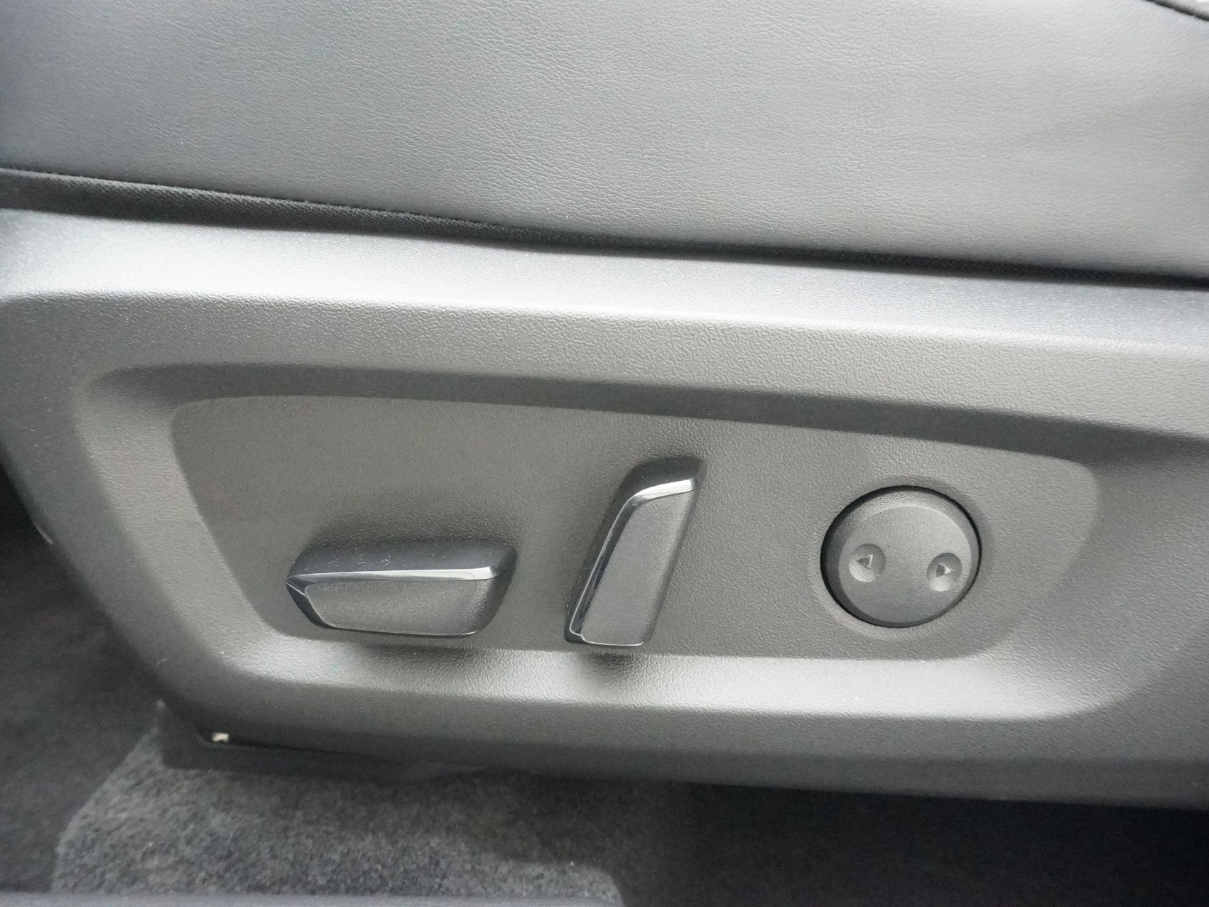 MITSUBISHI Outlander 2.4 PHEV Invite 4×4