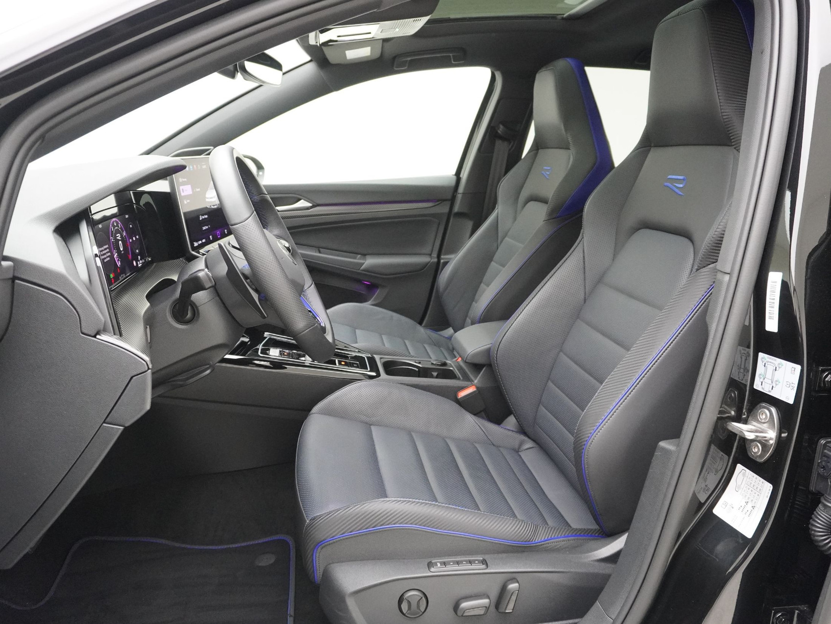 VW Golf 8.5 2.0 TSI DSG R Black Edition 4Motion (2025)