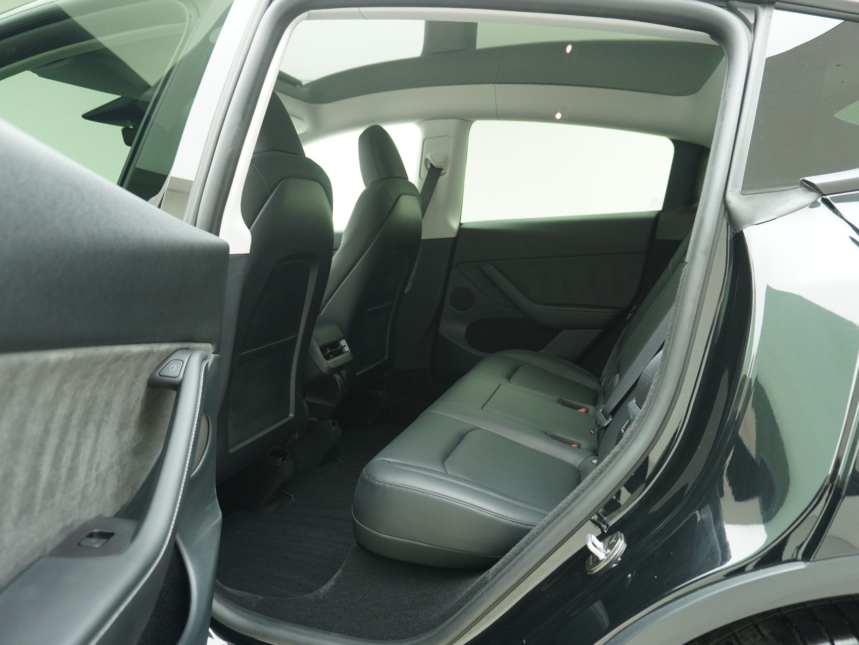 TESLA Model Y Long Range RWD