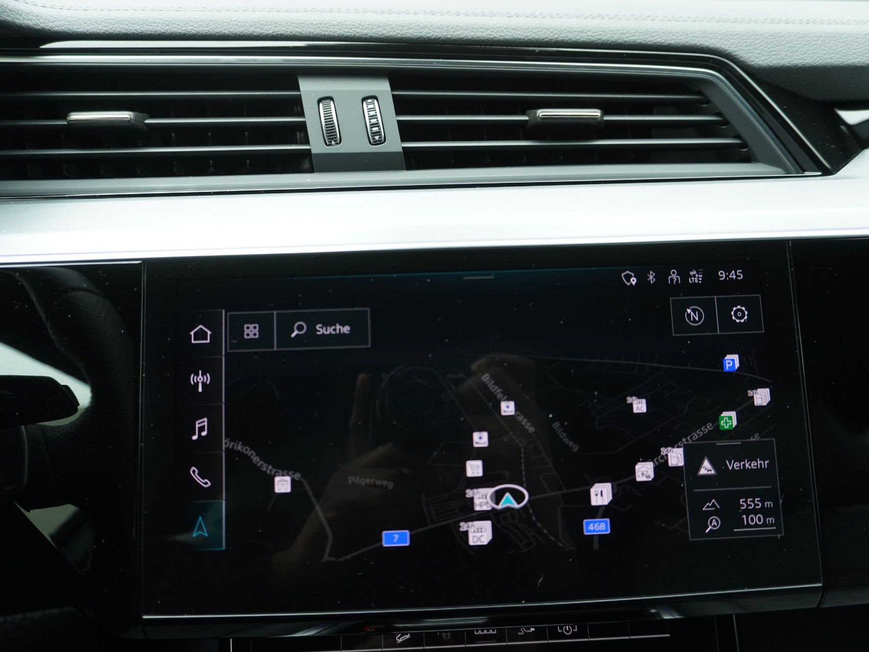 AUDI e-tron S quattro