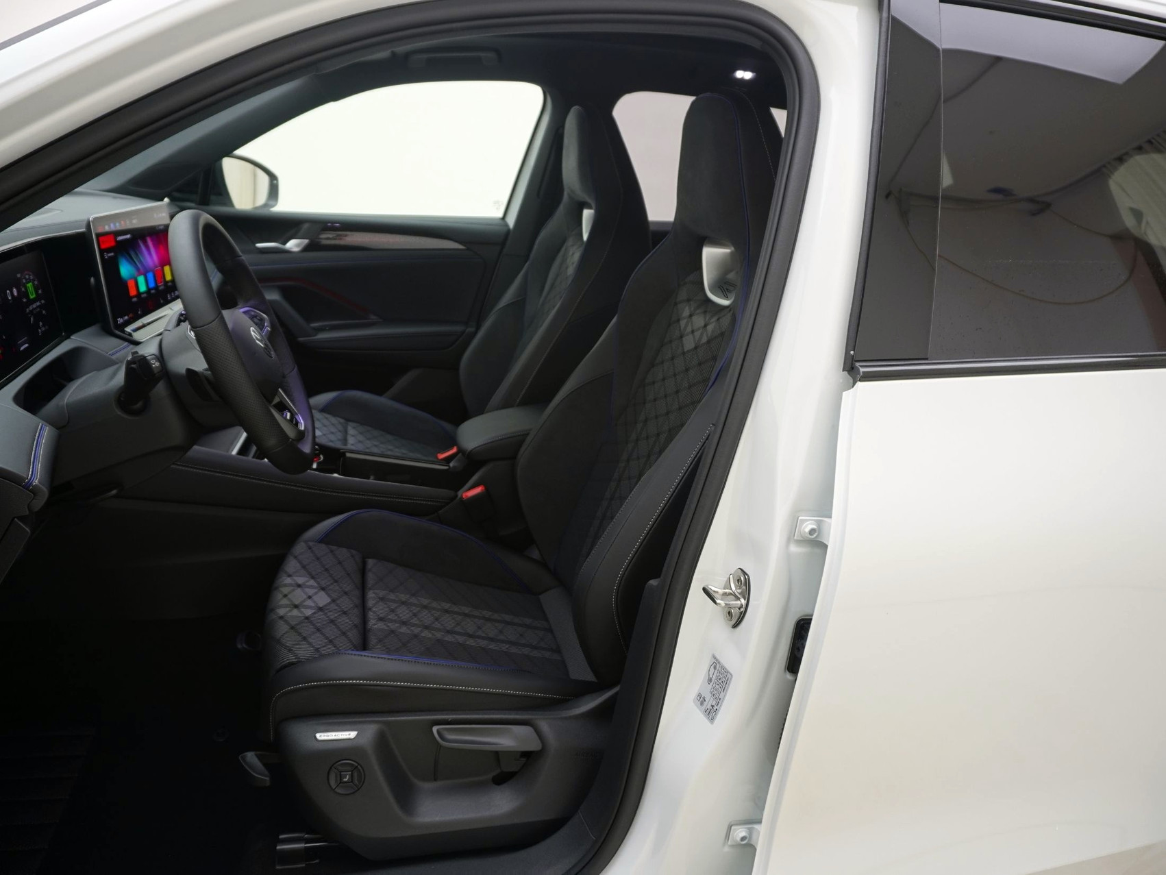 VW Tiguan 2.0 TSI R-Line 4Motion