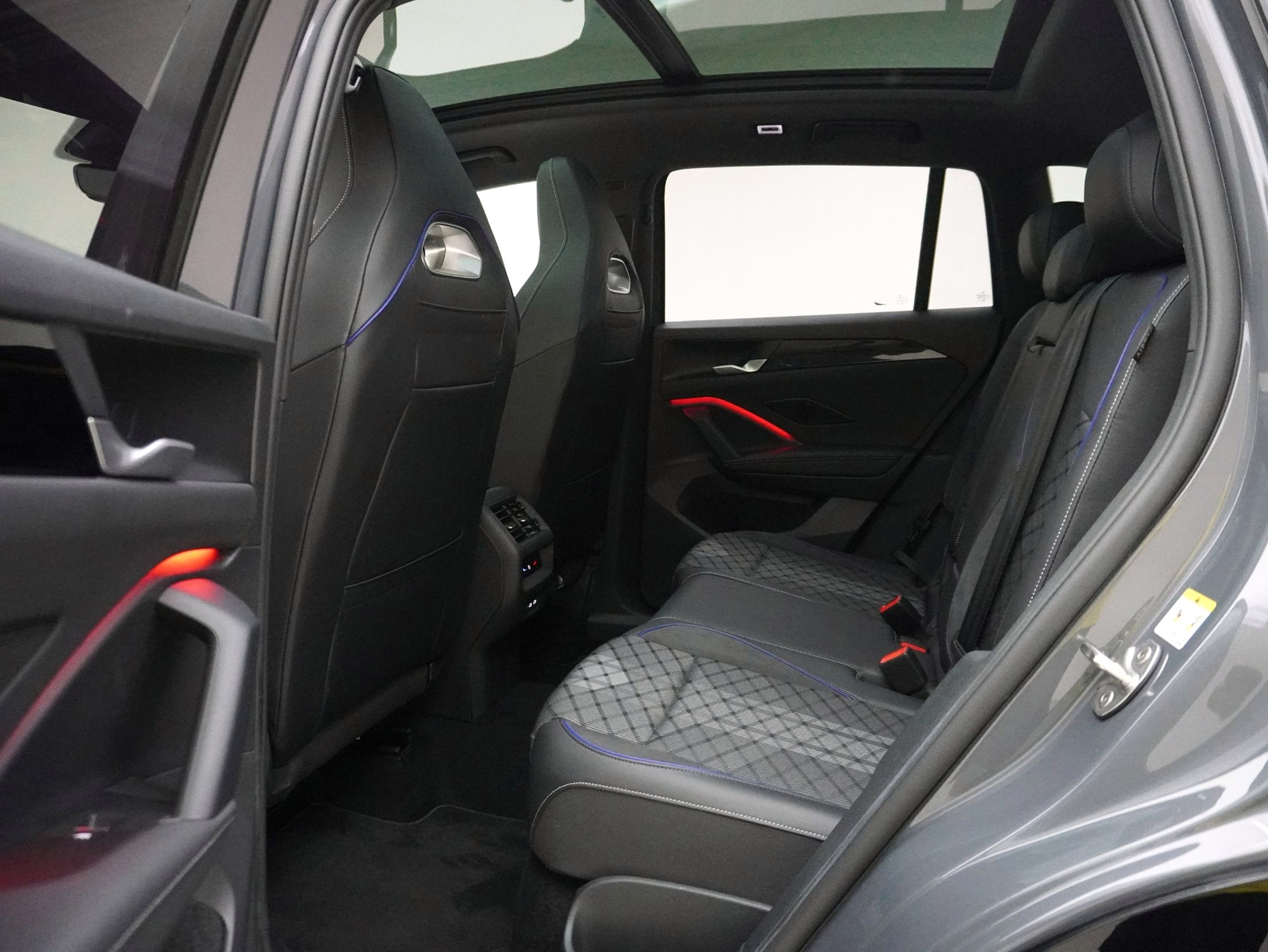 VW Tiguan 2.0 TSI DSG R-Line Black Style 4Motion (2025)