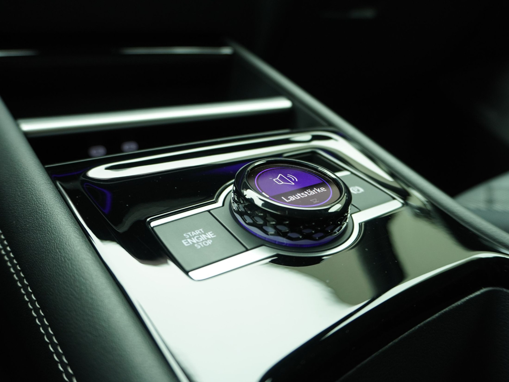 VW Tiguan 2.0 TSI DSG R-Line Black Style 4Motion **VW Werksgarantie bis 01/2030 // 21 Zoll Sommerräder**