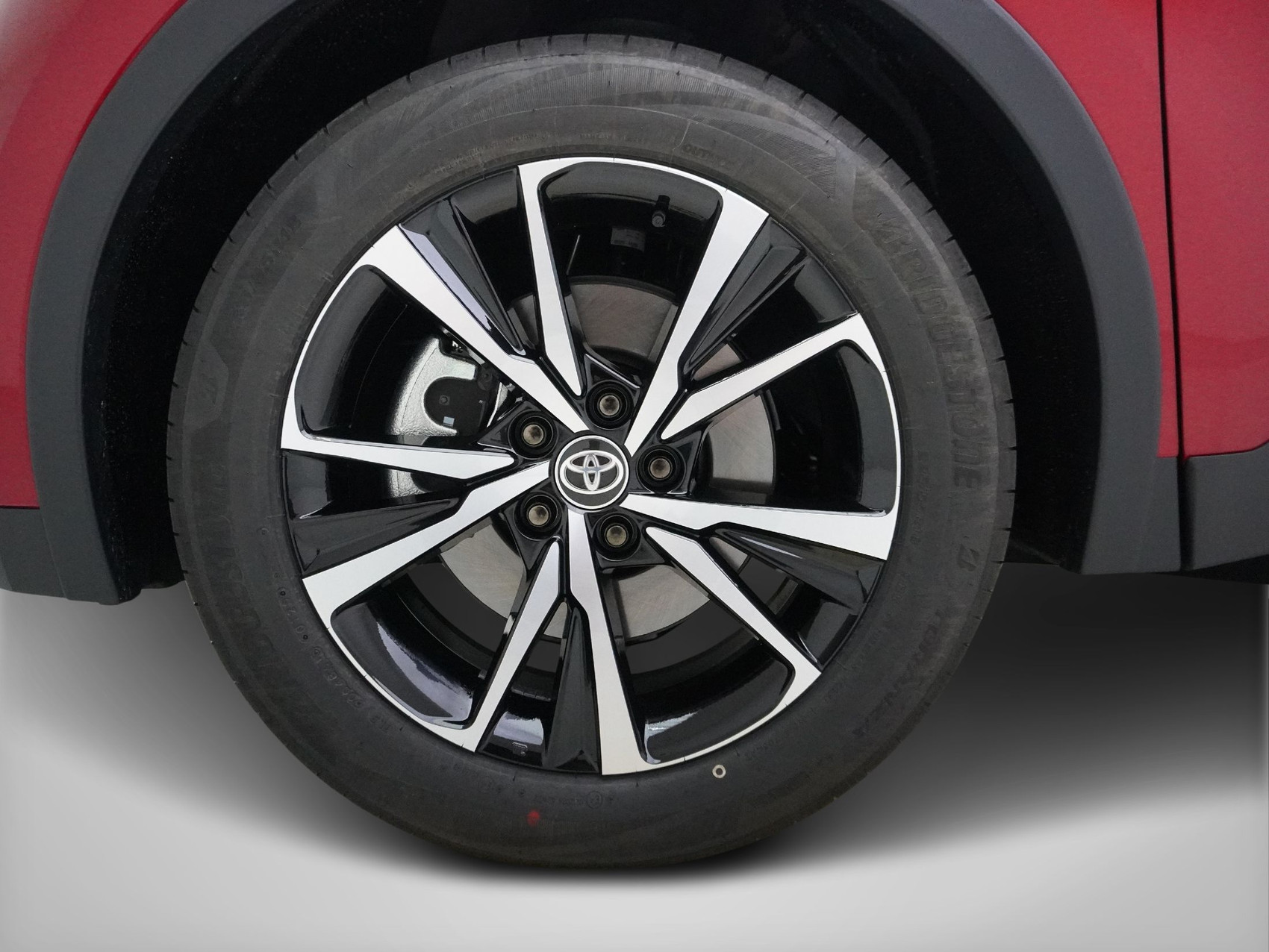 TOYOTA C-HR 2.0 PHEV Swiss Edition ** inkl. 8-Fach bereift **