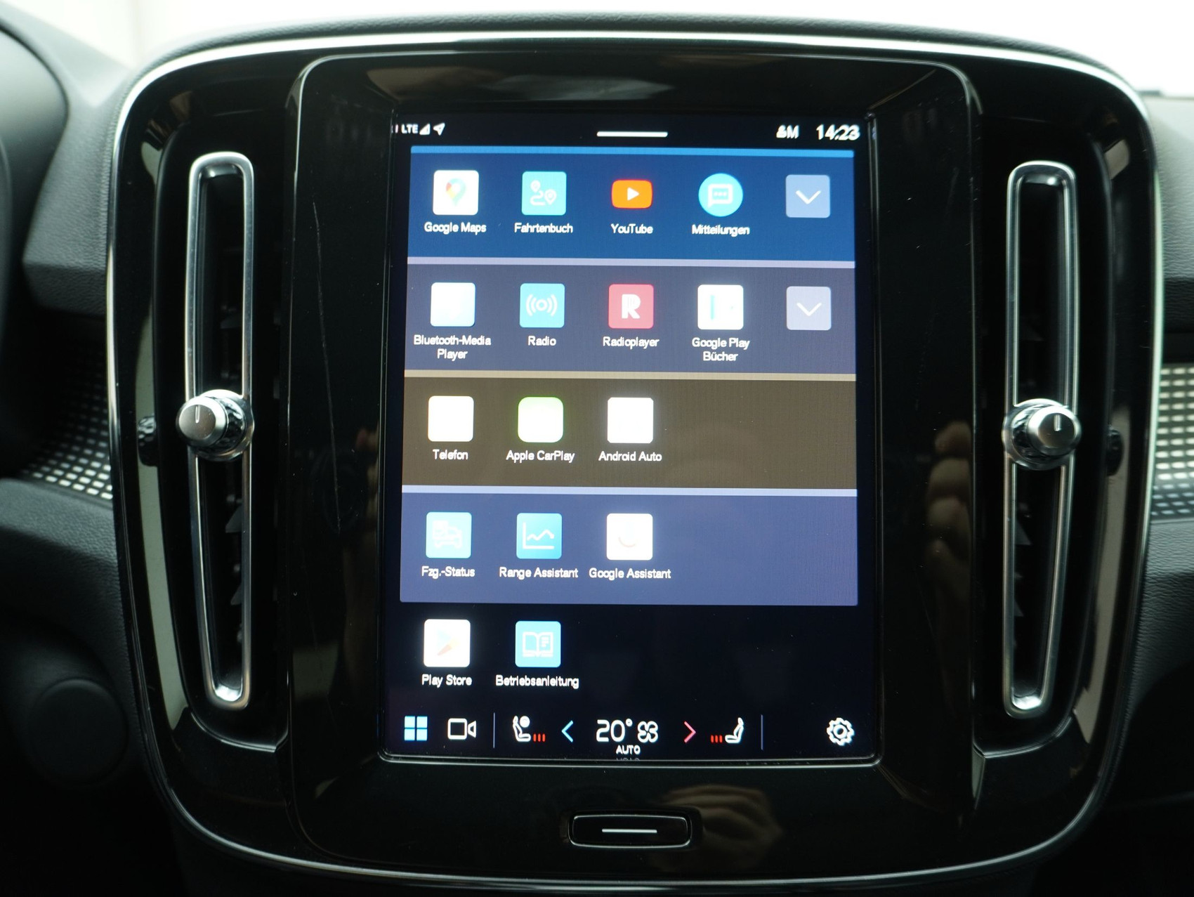 VOLVO XC40 P8 Twin Pro AWD