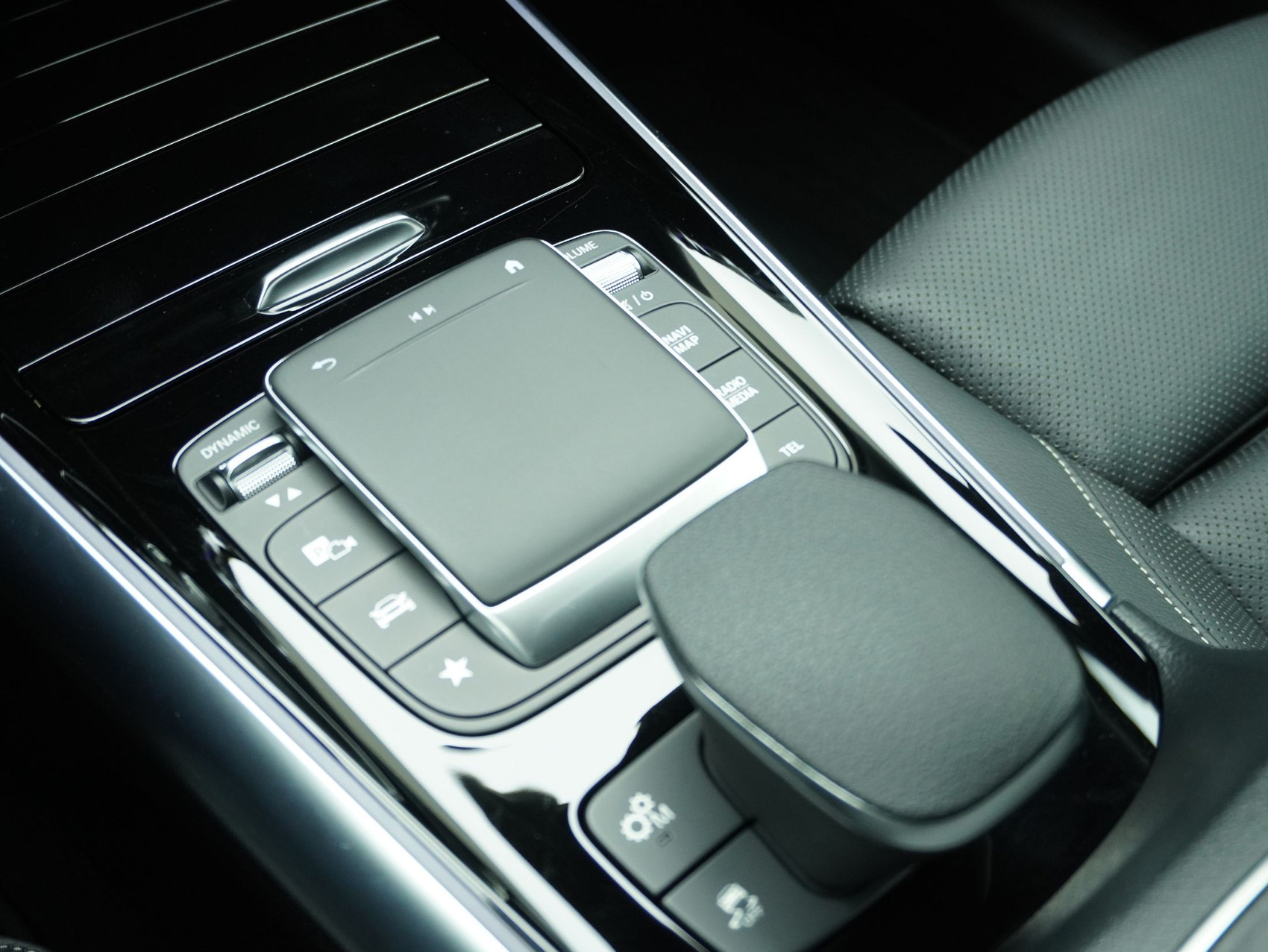 MERCEDES-BENZ GLA-Klasse GLA 45 S AMG 4matic+