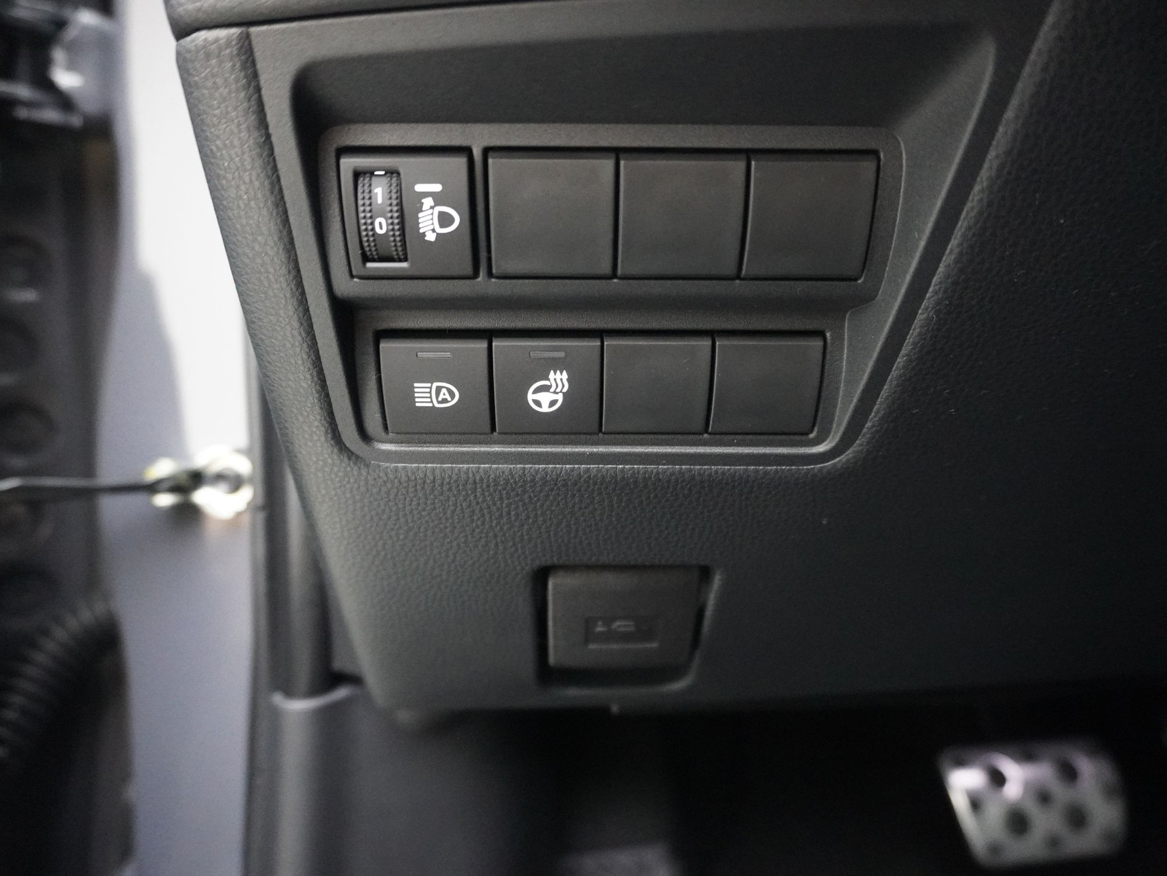 TOYOTA Yaris 1.5 VVT-i HSD GR Sport ** mit Head-Up **