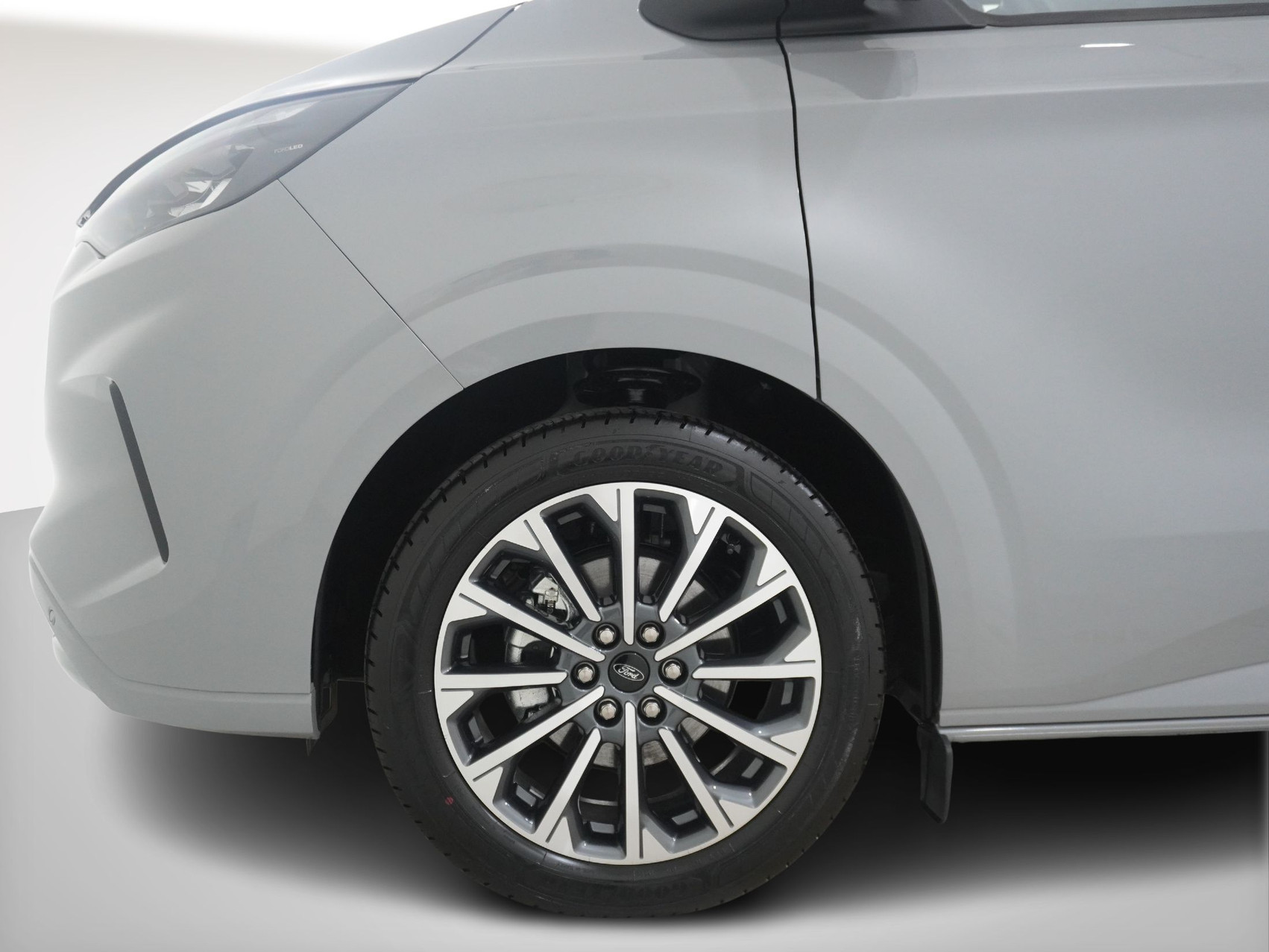 FORD Tourneo Custom 320 L1 2.0 TDCI 4×4 Titanium X