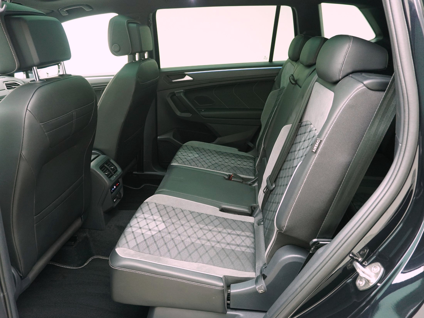 VW Tiguan Allspace 2.0 TDI DSG R-Line Black Style 4Motion