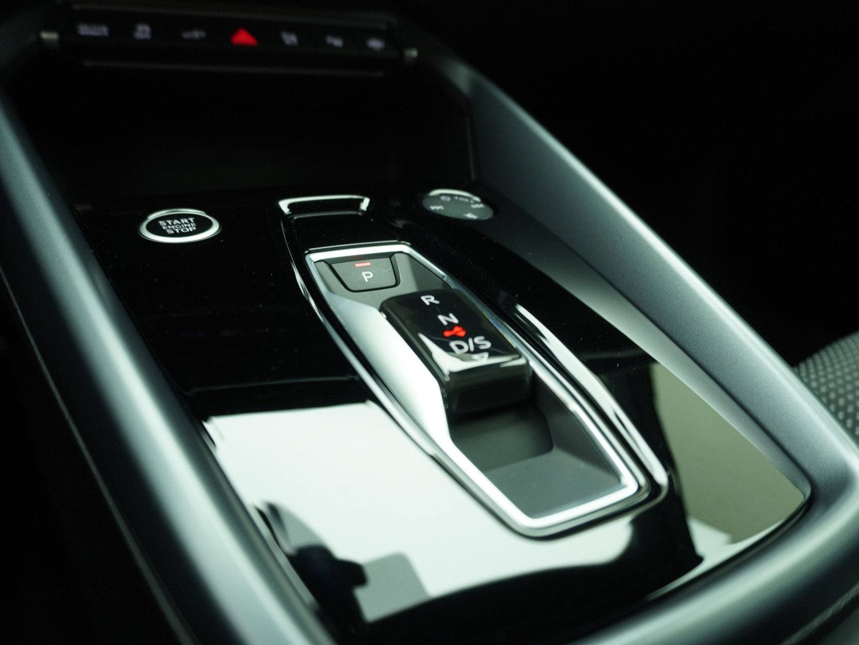 AUDI A3 Sportback 40 TFSI e S line S-Tronic **Audi Werksgarantie bis 04/2030**