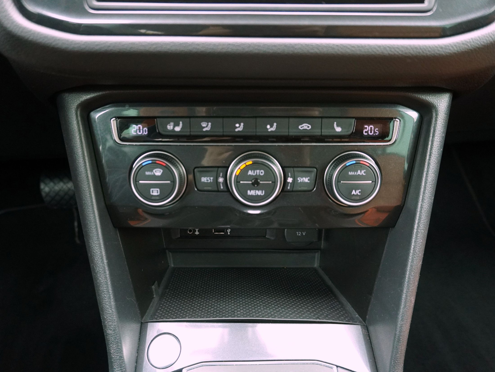 VW Tiguan 2.0 TDI DSG R-Line 4Motion