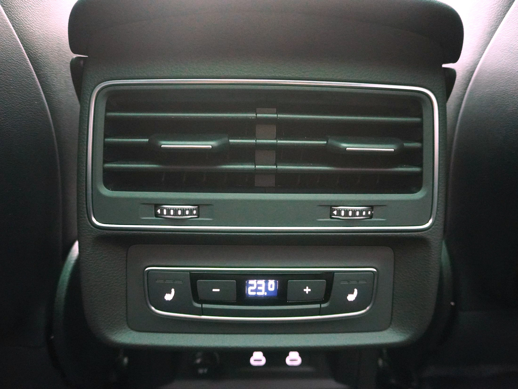 AUDI Q8 SUV 55 TFSI e S line quattro T-Tronic **Audi Werksgarantie bis 06/2030**