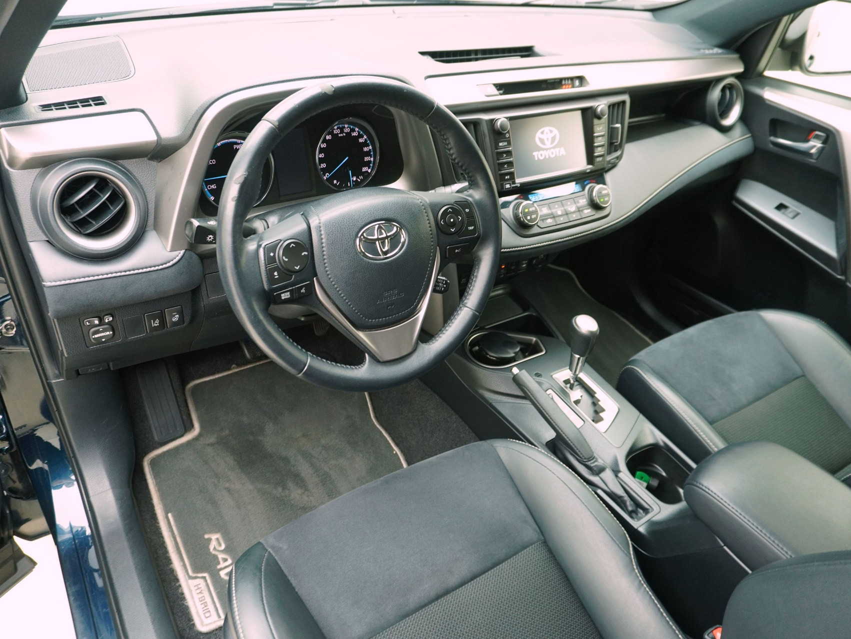 TOYOTA RAV4 2.5 HSD Sapphire