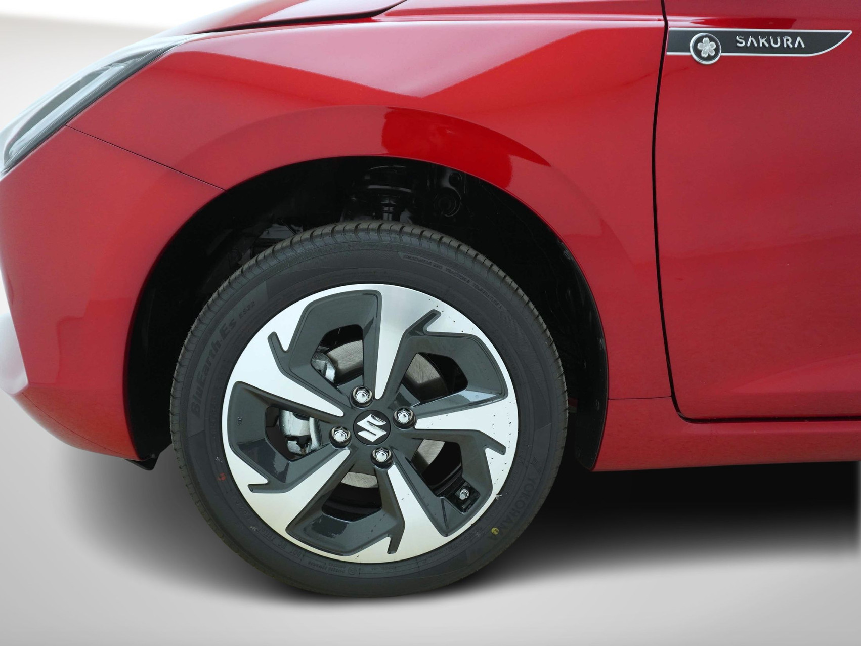 SUZUKI Swift 1.2 Sakura Top Hybrid 4×4