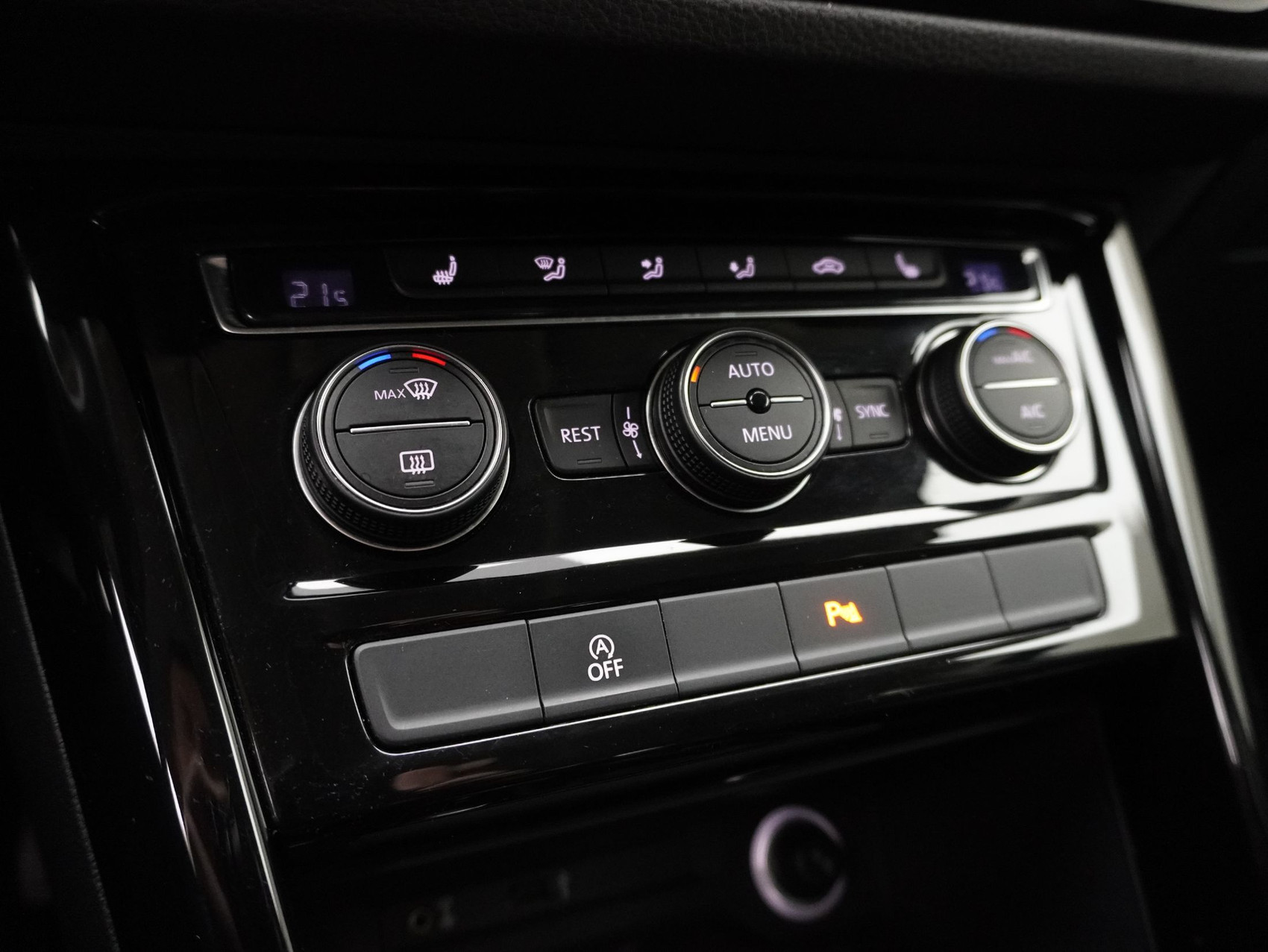 VW Touran 2.0 TDI DSG Highline **7-Plätzer**