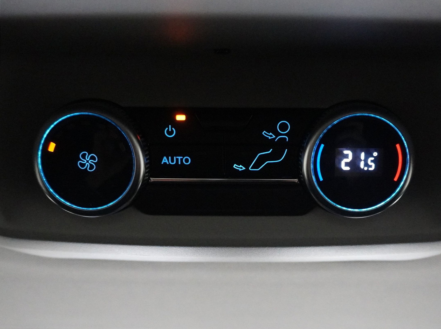 FORD Tourneo Custom 320 L2 2.0 TDCI Titanium X