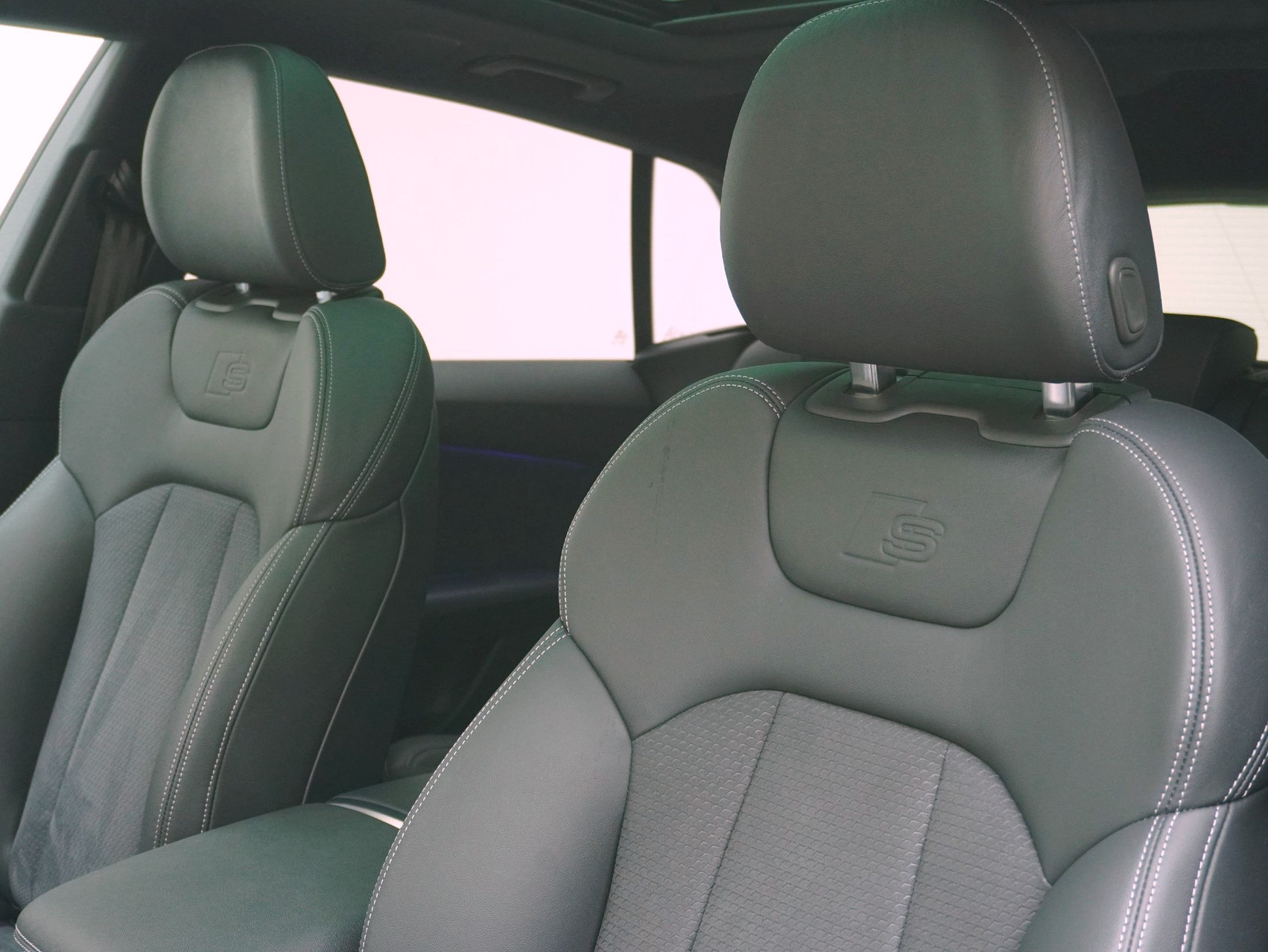 AUDI Q8 SUV 55 TFSI e S line quattro T-Tronic **Audi Werksgarantie bis 06/2030**