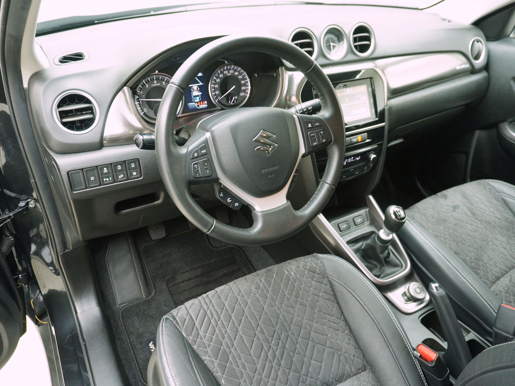 SUZUKI Vitara 1.4 T Compact Top Hybrid 4×4