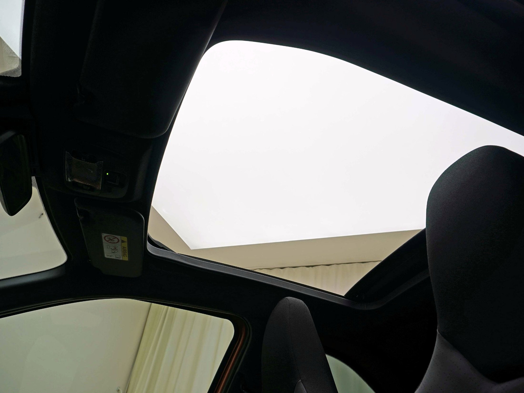 TOYOTA Aygo X 1.5 VVT-i HSD Style ** Faltdach — also oben ohne **