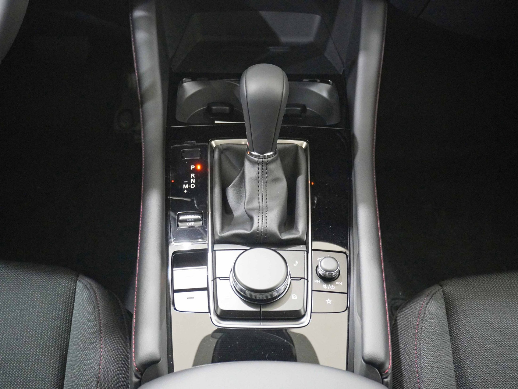 MAZDA 3 Hatchback 2.0 186 Homura