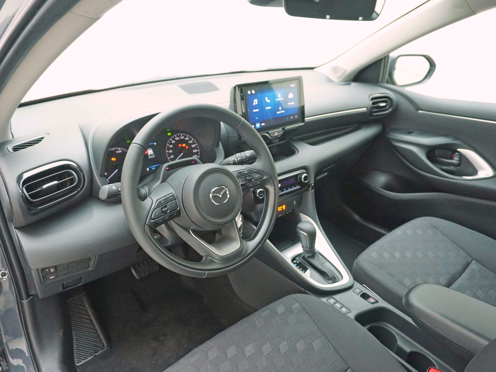 MAZDA 2 1.5 Hybrid Centre-Line